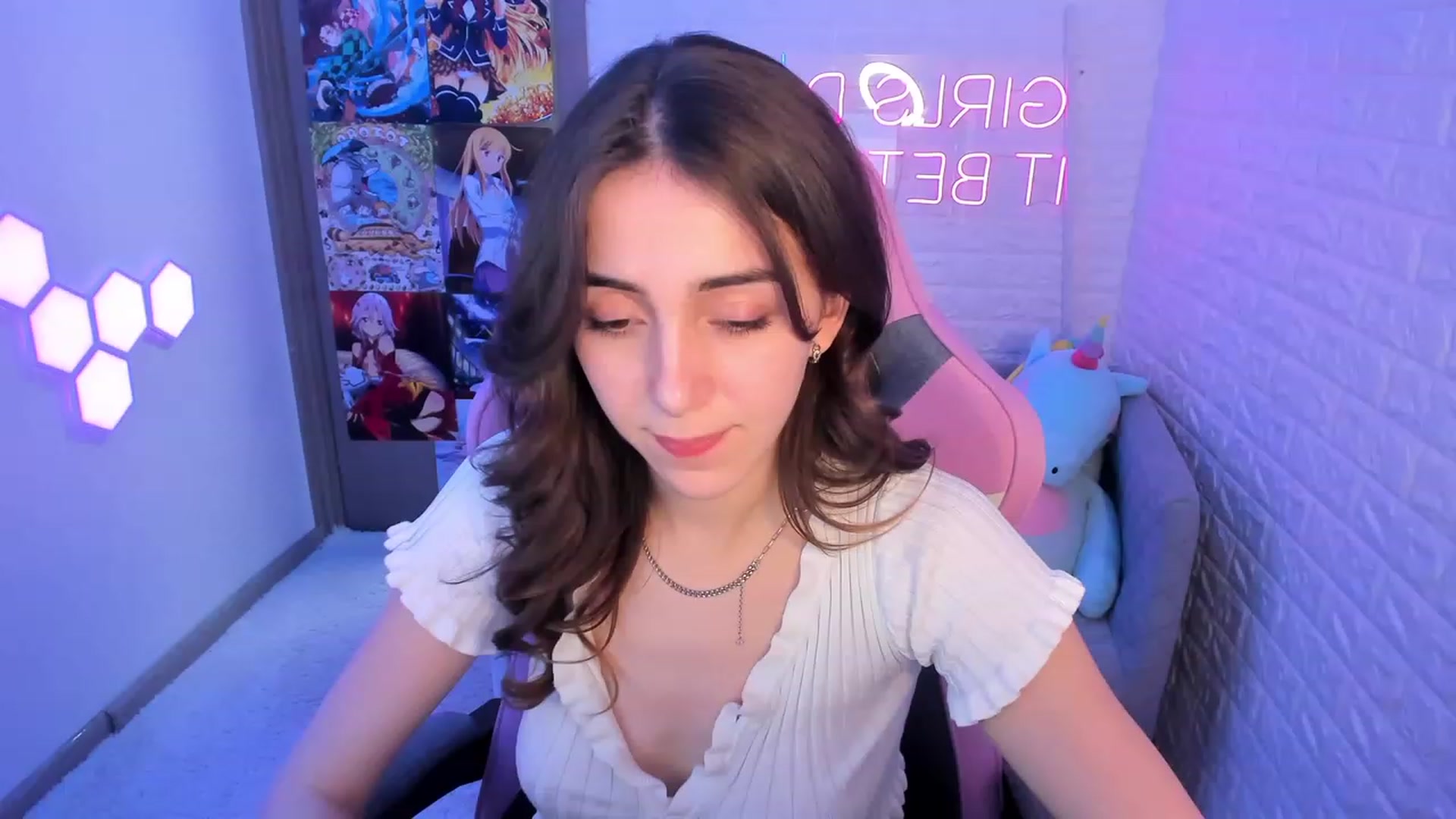 Gallery image thumbnail from ElsaYoung's myfreecams stream on, 02/17/2023, 18:32 image 15 of 20