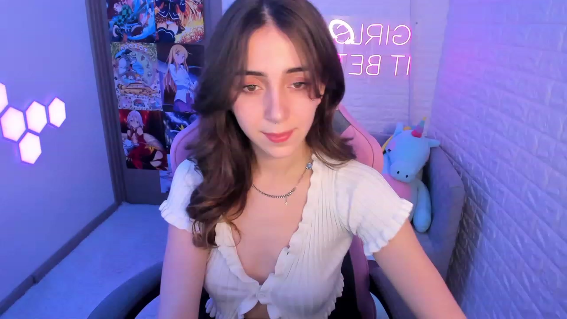 Gallery image thumbnail from ElsaYoung's myfreecams stream on, 02/17/2023, 18:32 image 1 of 20