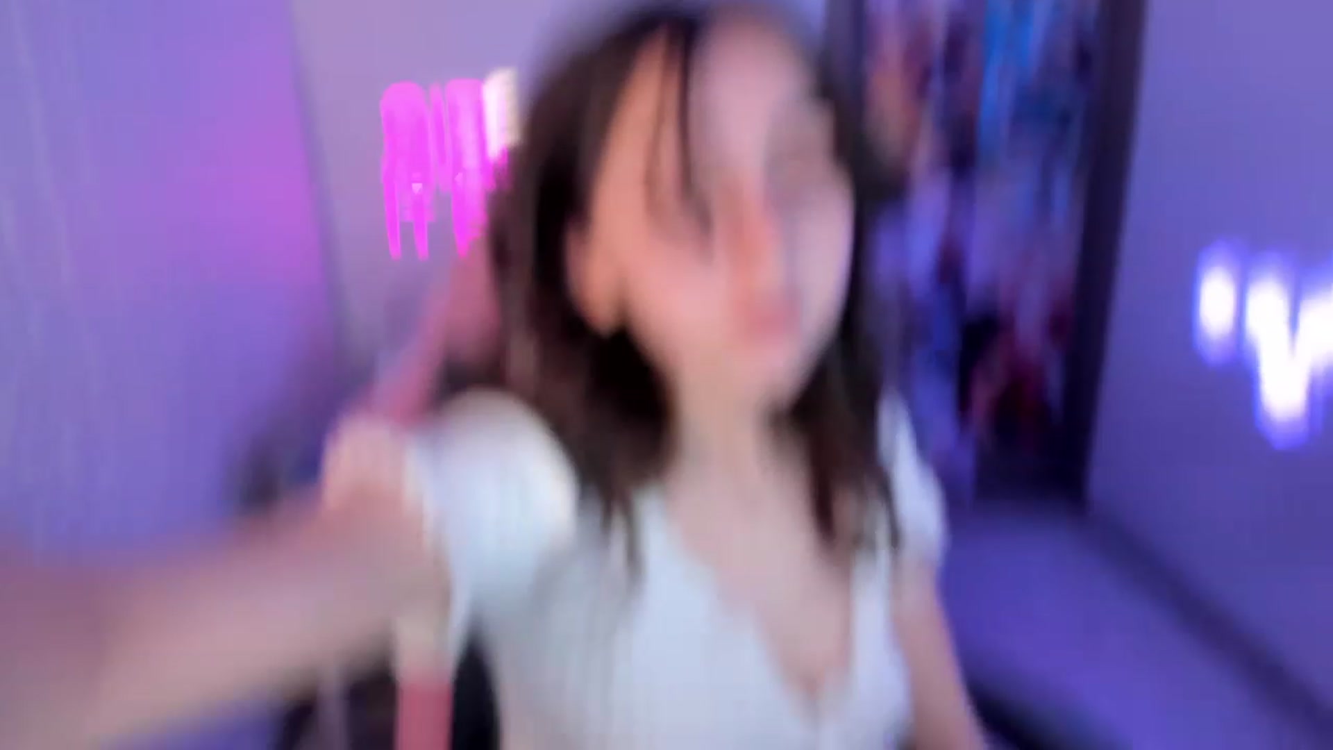 Gallery image thumbnail from ElsaYoung's myfreecams stream on, 02/18/2023, 14:41 image 13 of 20