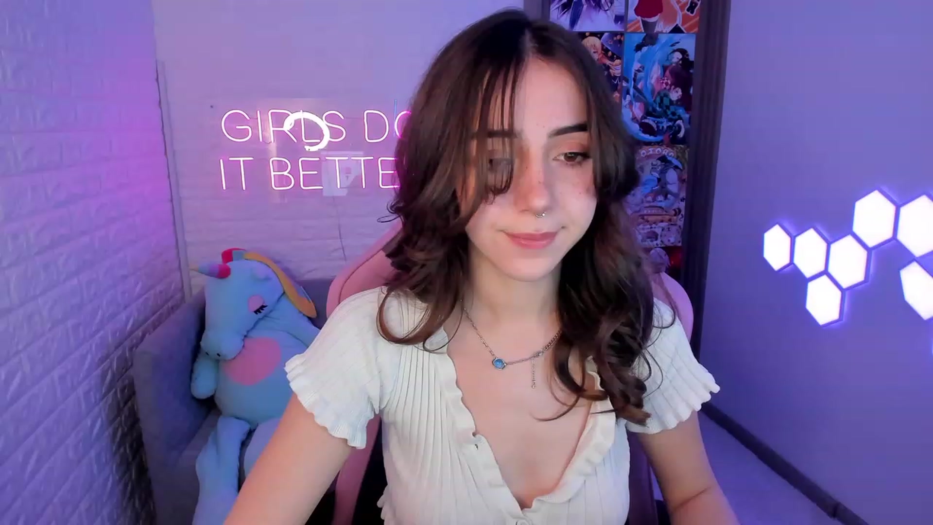 Gallery image thumbnail from ElsaYoung's myfreecams stream on, 02/18/2023, 14:41 image 3 of 20