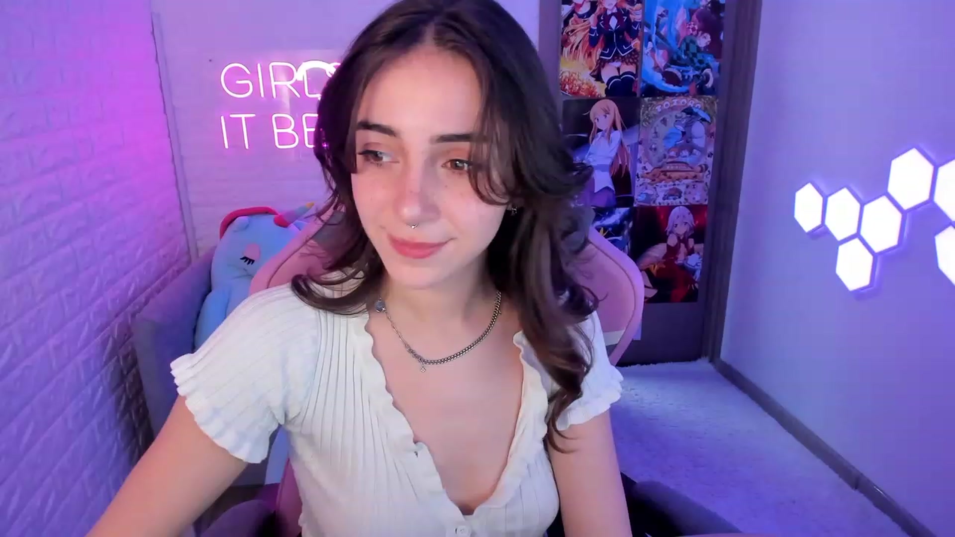 Gallery image thumbnail from ElsaYoung's myfreecams stream on, 02/18/2023, 15:39 image 2 of 20