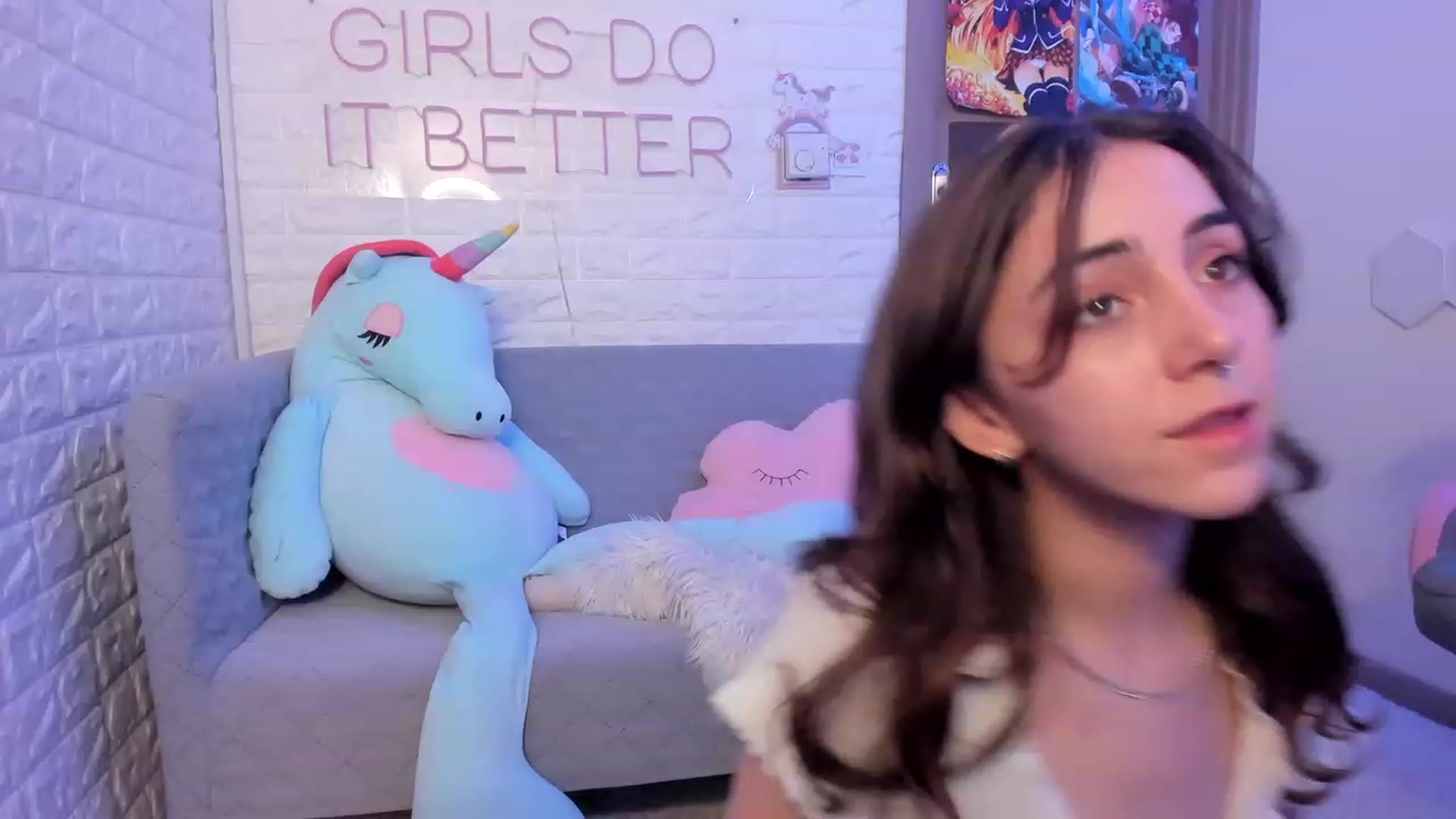 Gallery image thumbnail from ElsaYoung's myfreecams stream on, 02/18/2023, 19:30 image 18 of 20