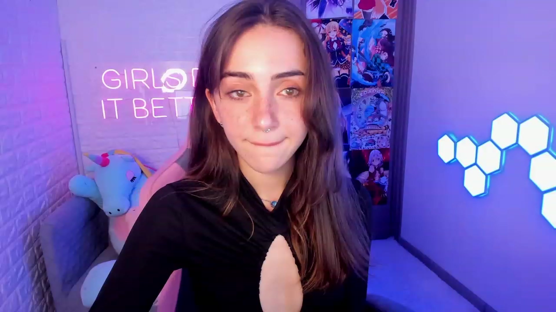 Gallery image thumbnail from ElsaYoung's myfreecams stream on, 02/19/2023, 14:31 image 15 of 20