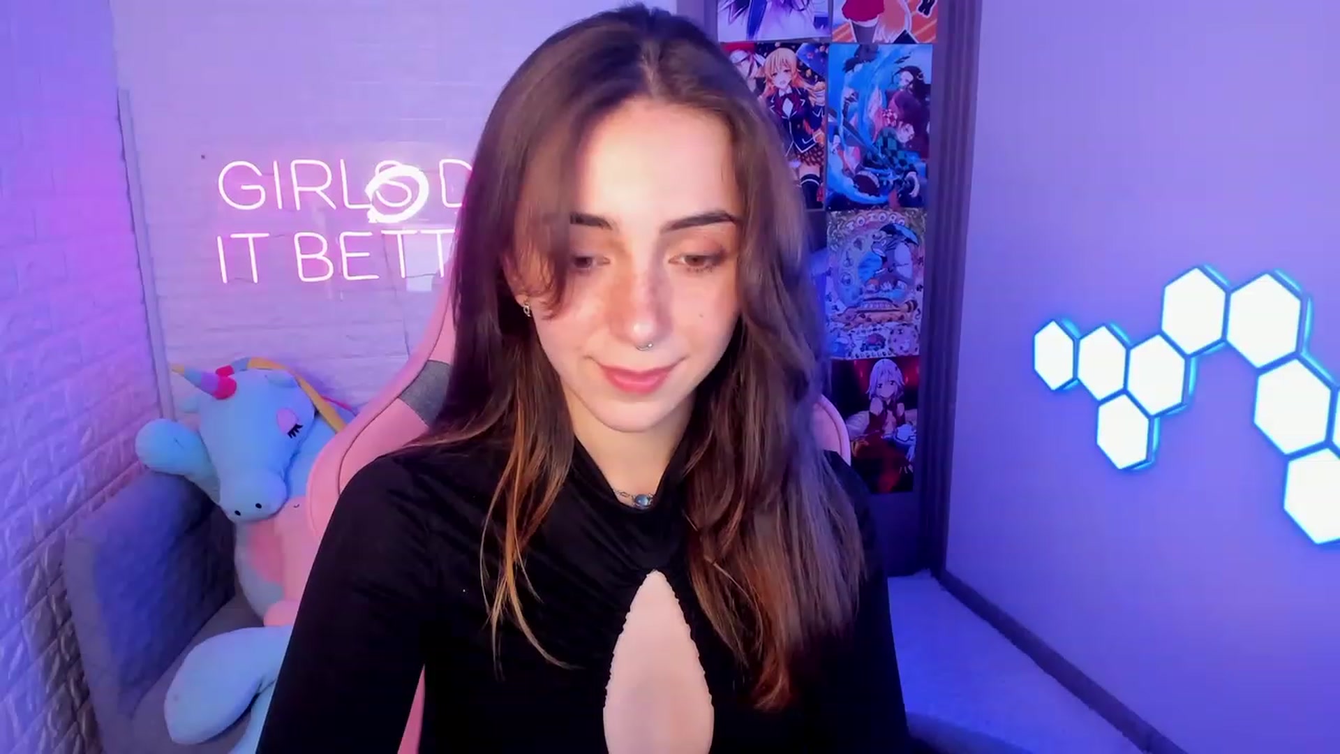 Gallery image thumbnail from ElsaYoung's myfreecams stream on, 02/19/2023, 14:31 image 16 of 20
