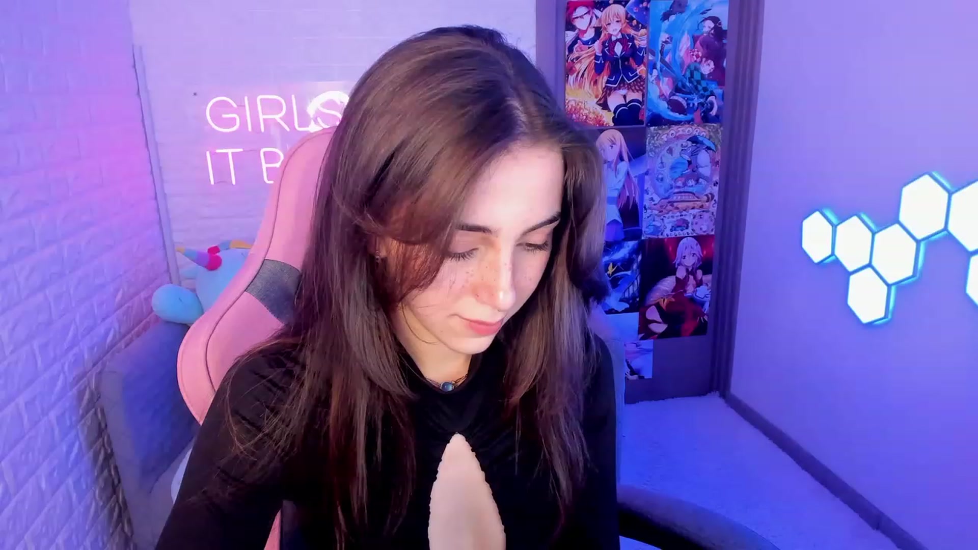 Gallery image thumbnail from ElsaYoung's myfreecams stream on, 02/19/2023, 14:31 image 8 of 20