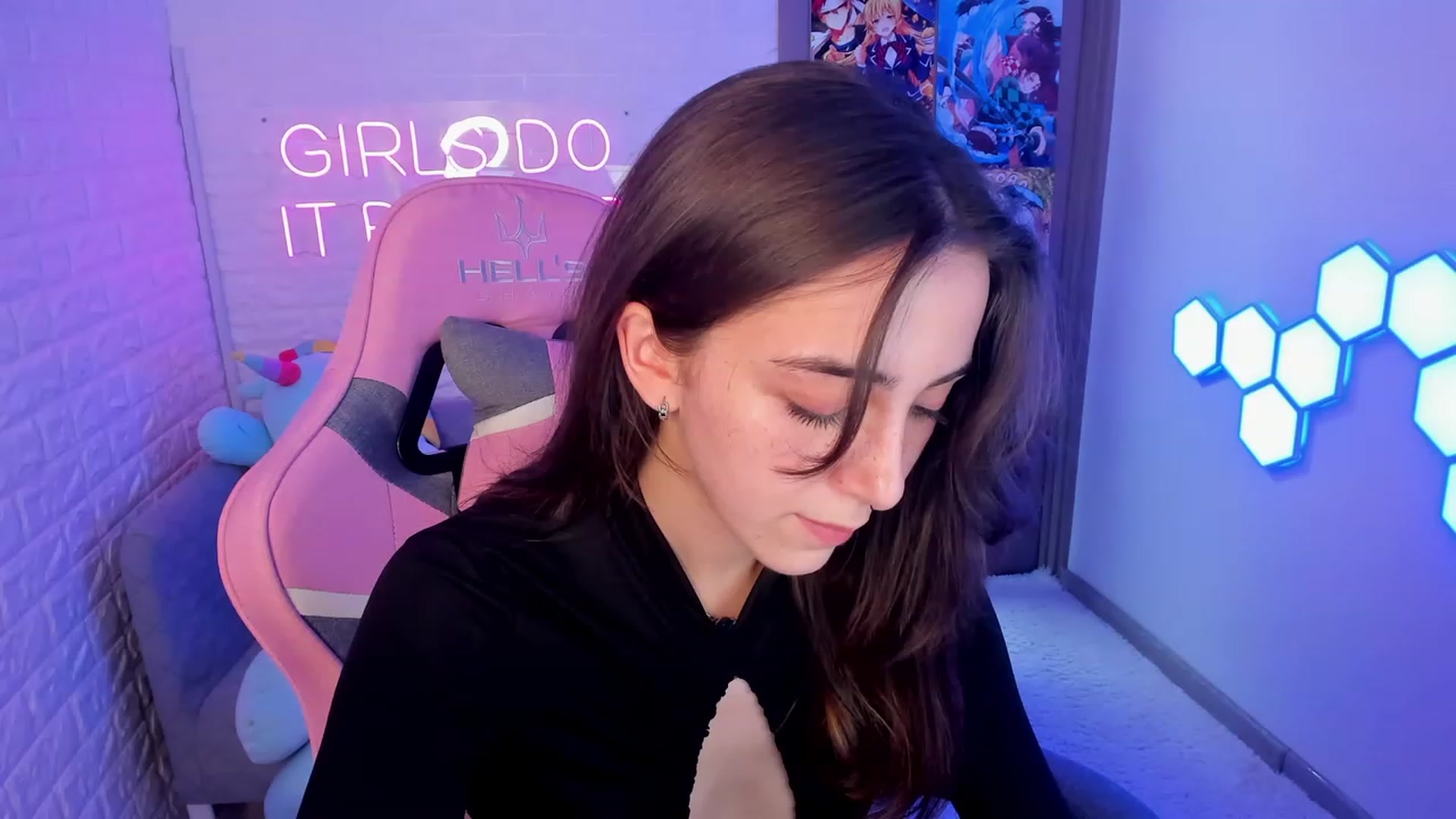Gallery image thumbnail from ElsaYoung's myfreecams stream on, 02/19/2023, 15:38 image 6 of 20
