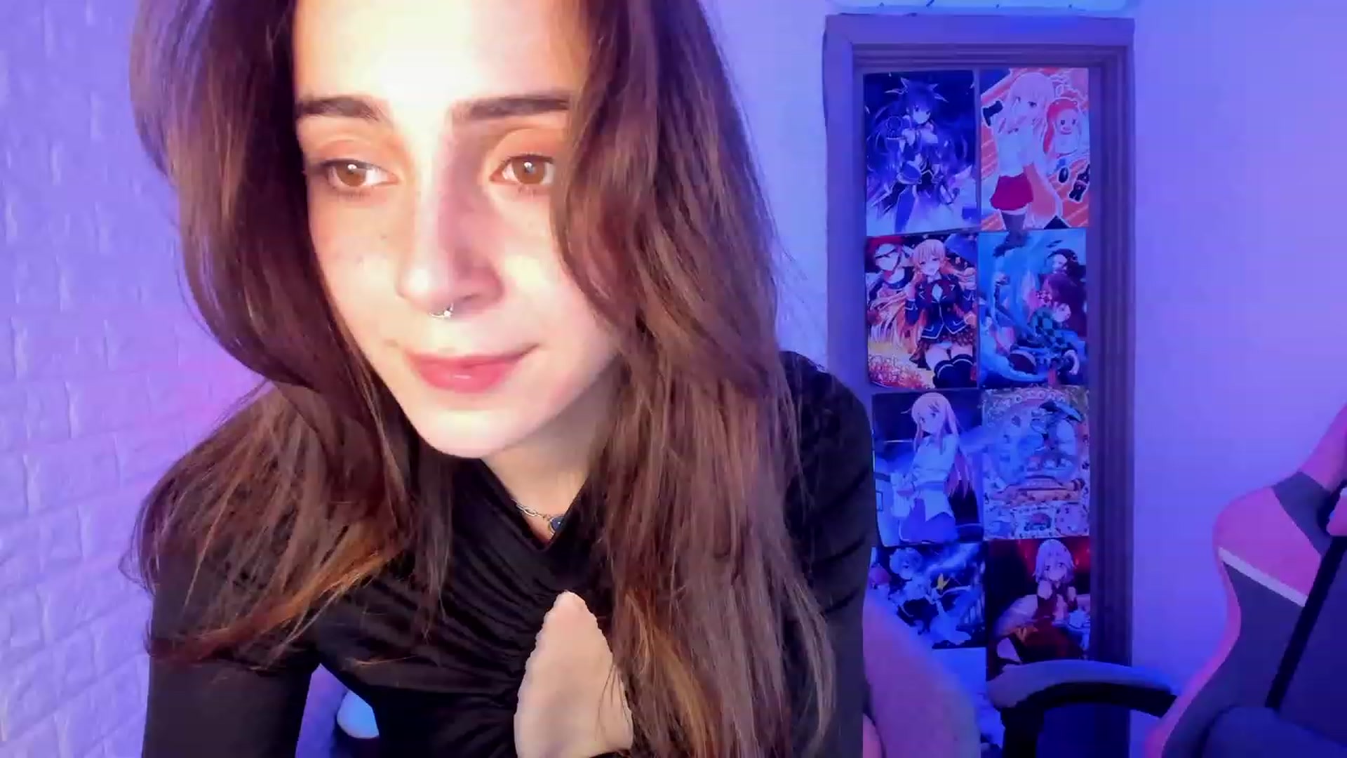 Gallery image thumbnail from ElsaYoung's myfreecams stream on, 02/19/2023, 19:23 image 8 of 20