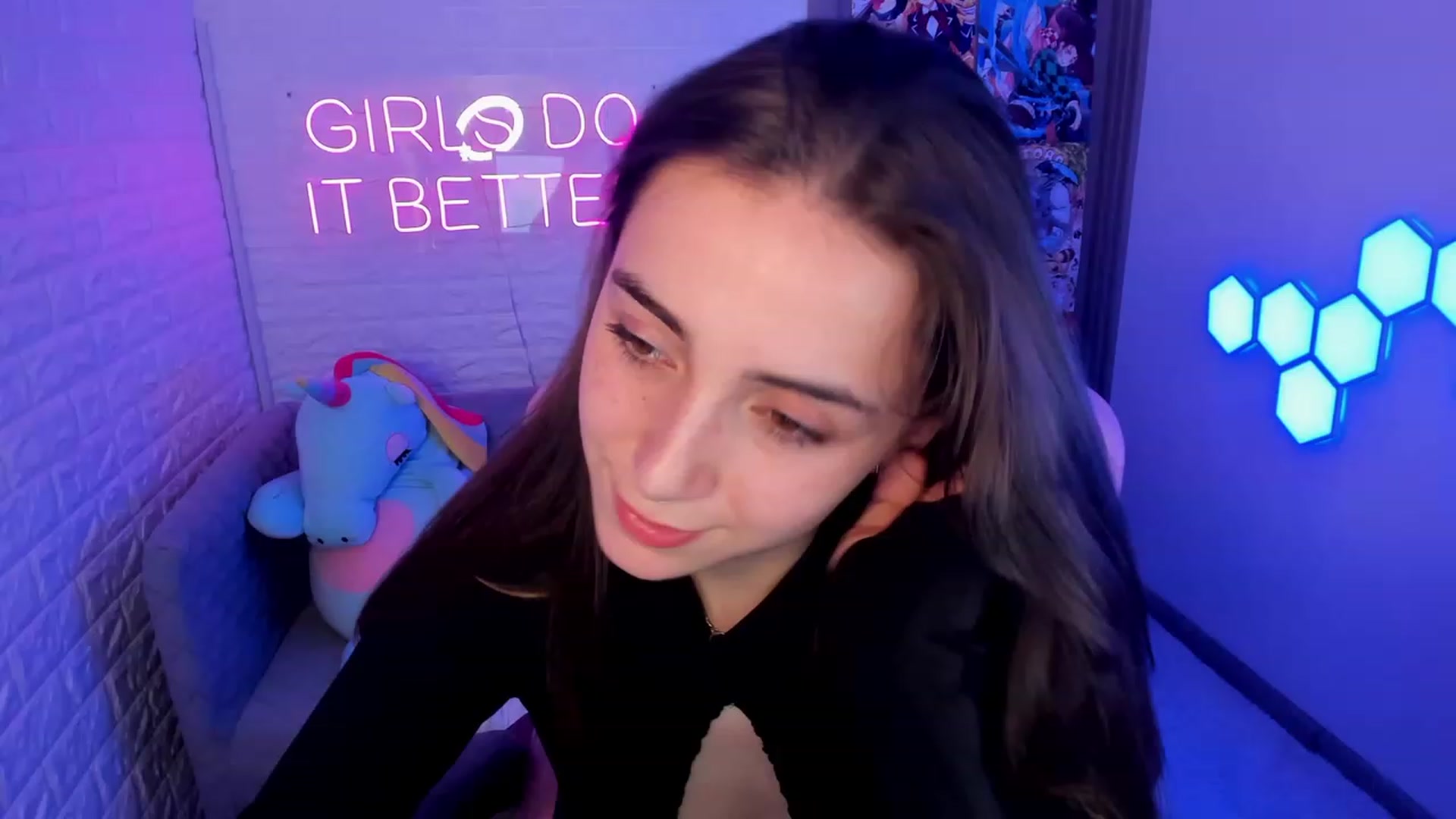 Gallery image thumbnail from ElsaYoung's myfreecams stream on, 02/19/2023, 19:23 image 5 of 20