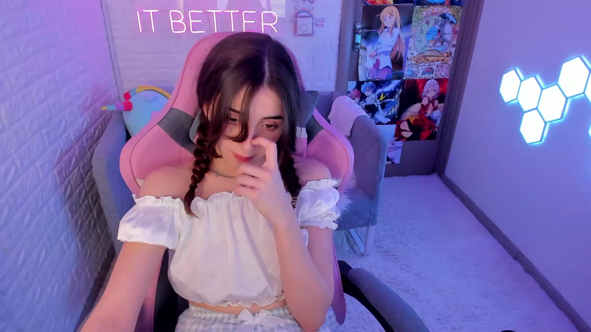 Gallery image thumbnail from ElsaYoung's myfreecams stream on, 02/22/2023, 14:42 image 9 of 20