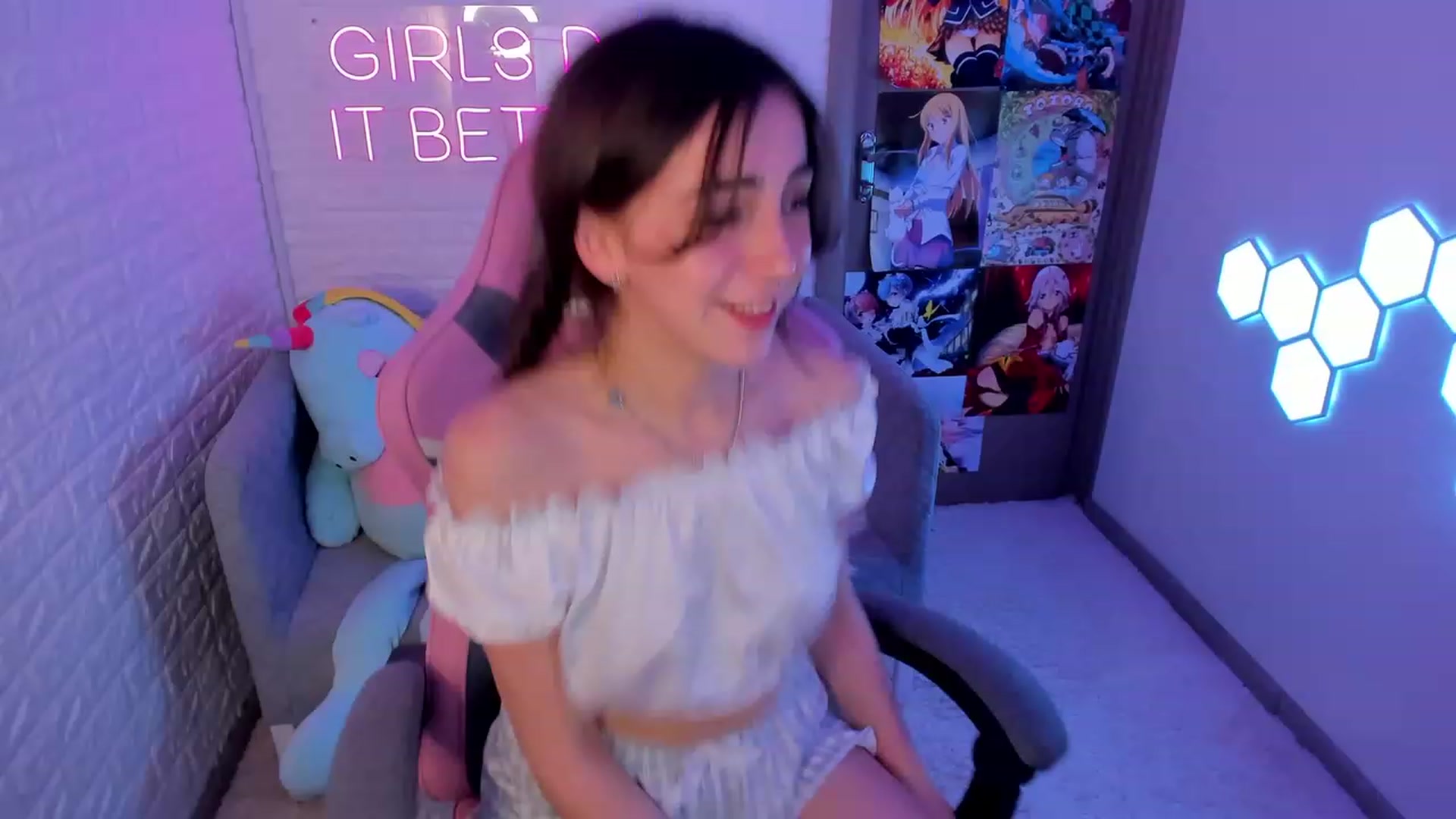 Gallery image thumbnail from ElsaYoung's myfreecams stream on, 02/22/2023, 17:40 image 13 of 20