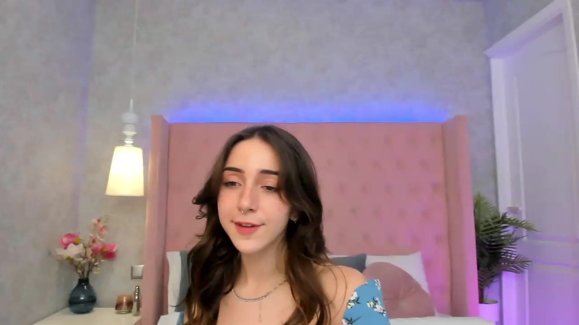 Gallery image thumbnail from ElsaYoung's myfreecams stream on, 02/24/2023, 13:49 image 12 of 20