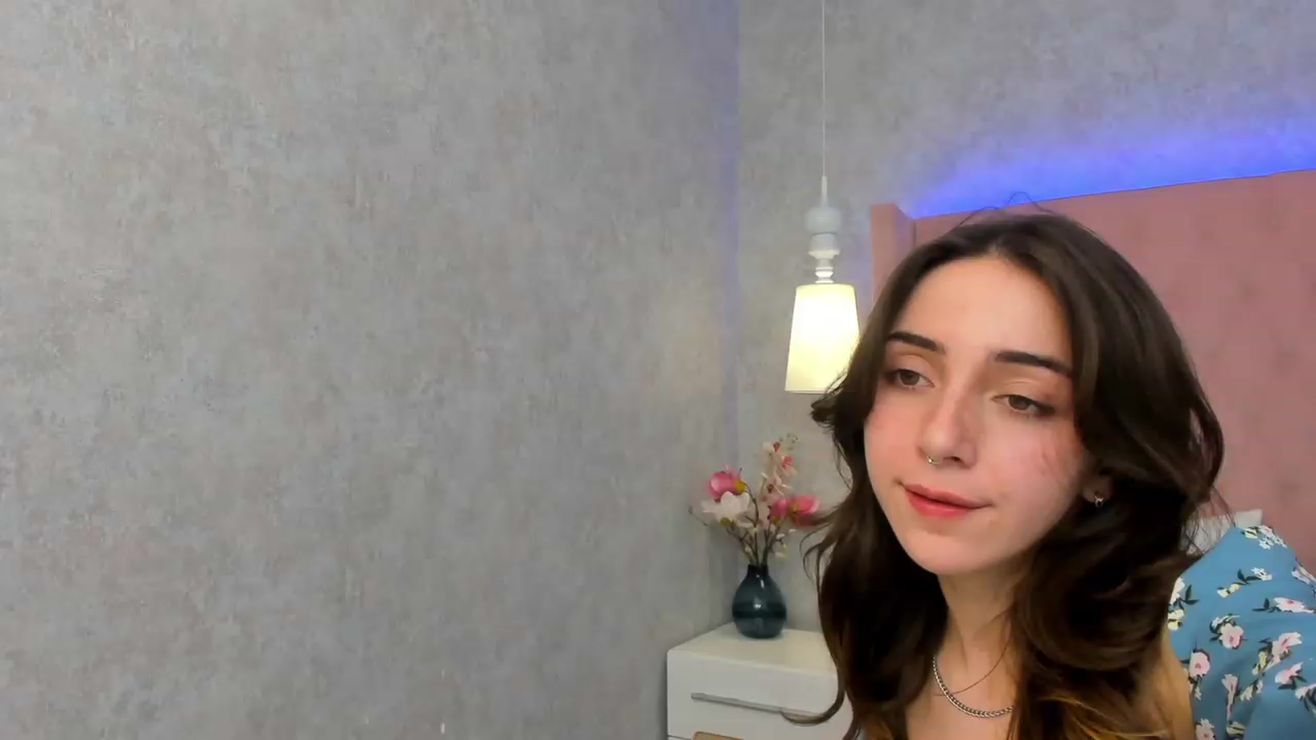 Gallery image thumbnail from ElsaYoung's myfreecams stream on, 02/24/2023, 16:14 image 9 of 20