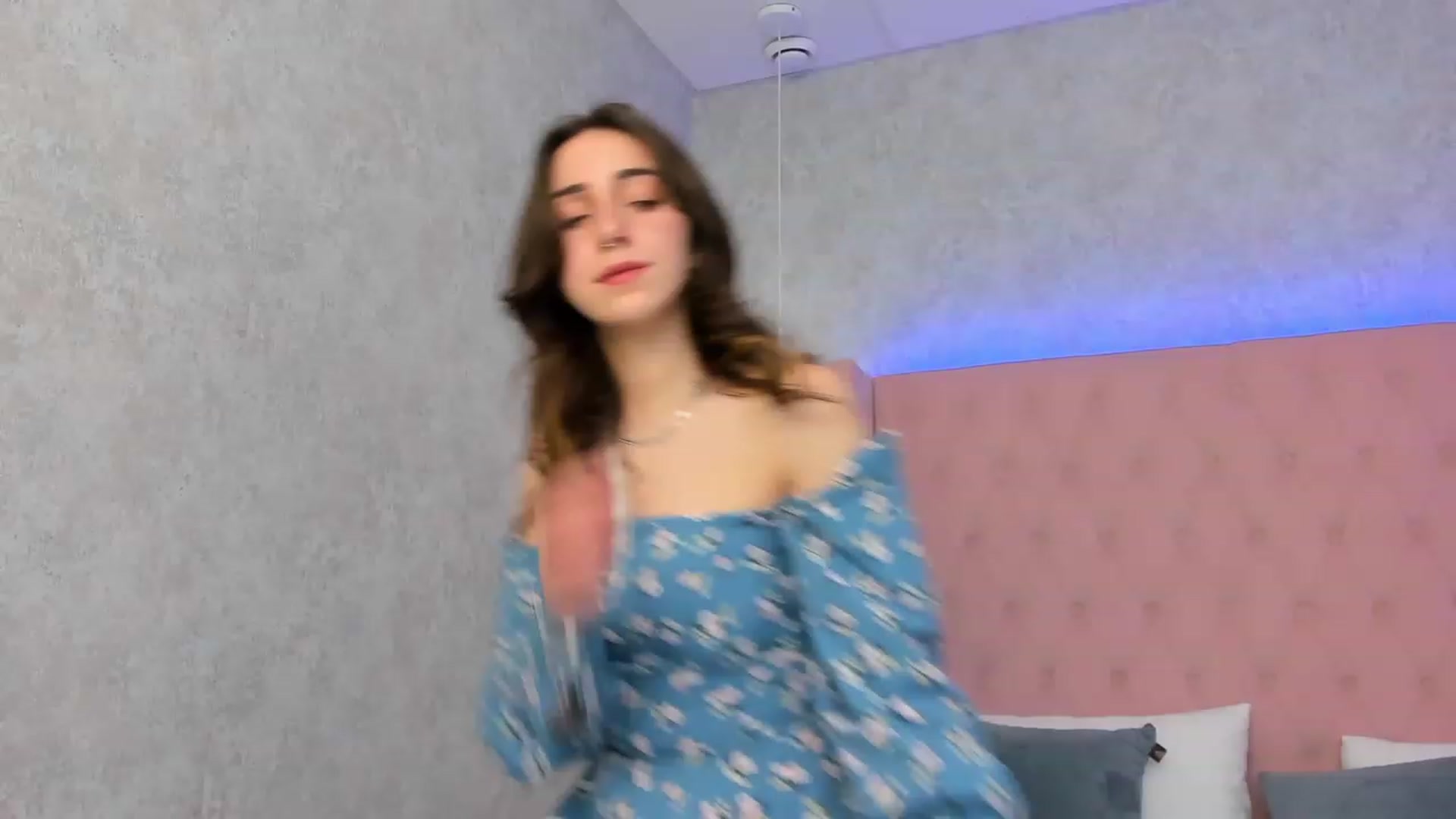 Gallery image thumbnail from ElsaYoung's myfreecams stream on, 02/24/2023, 17:43 image 3 of 20