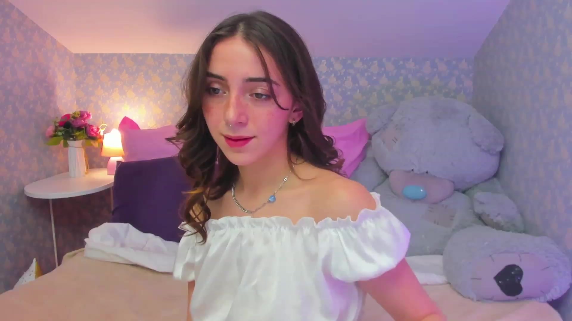 Gallery image thumbnail from ElsaYoung's myfreecams stream on, 02/25/2023, 12:29 image 12 of 20