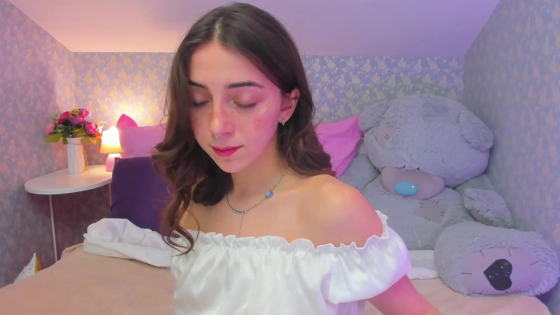 Gallery image thumbnail from ElsaYoung's myfreecams stream on, 02/25/2023, 12:29 image 17 of 20