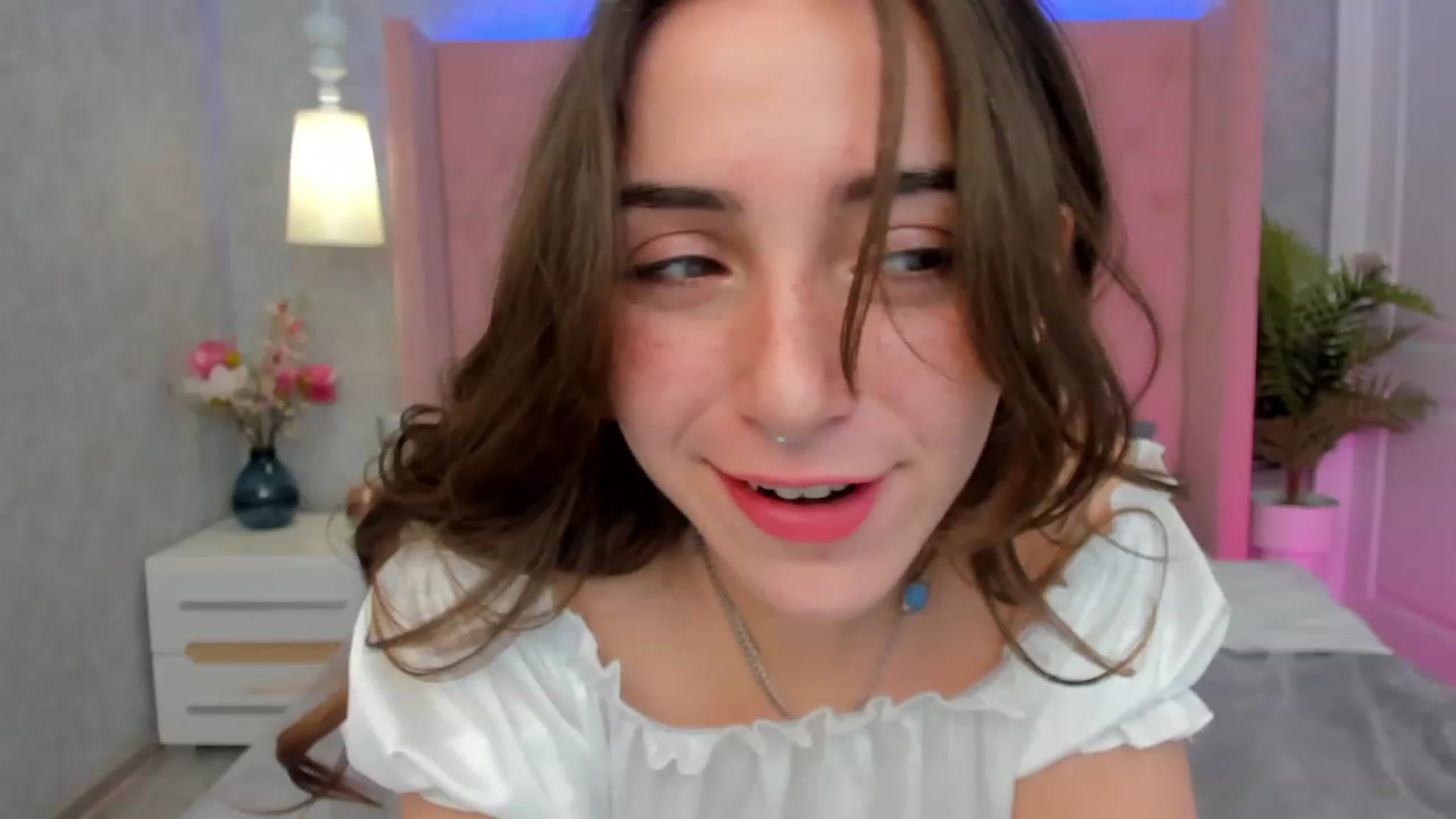 Gallery image thumbnail from ElsaYoung's myfreecams stream on, 02/25/2023, 14:06 image 13 of 20