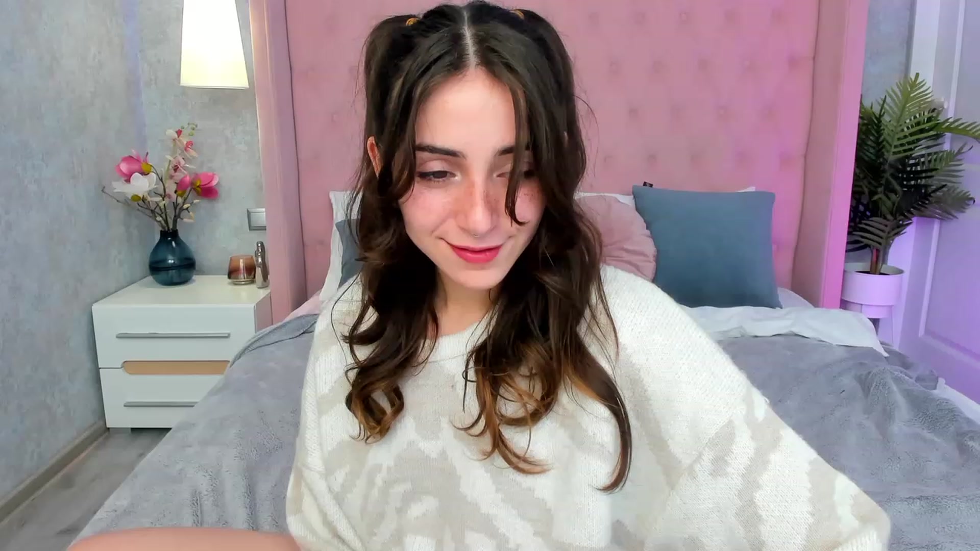 Gallery image thumbnail from ElsaYoung's myfreecams stream on, 02/26/2023, 17:48 image 1 of 20