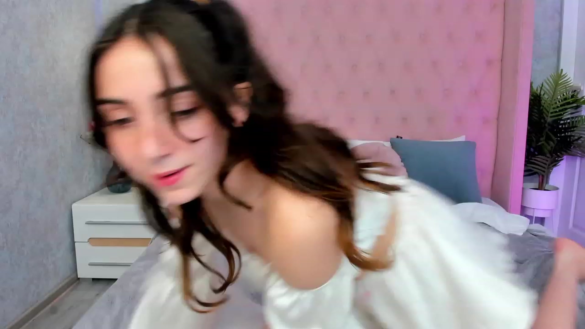 Gallery image thumbnail from ElsaYoung's myfreecams stream on, 02/26/2023, 19:13 image 20 of 20