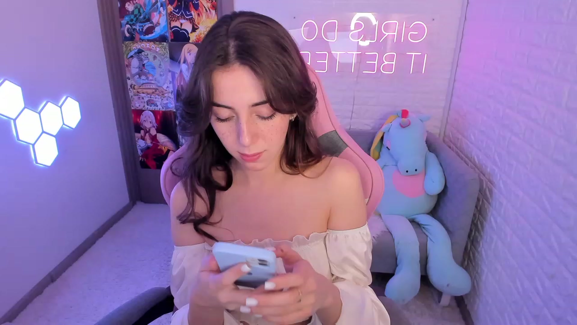 Gallery image thumbnail from ElsaYoung's myfreecams stream on, 02/28/2023, 14:29 image 16 of 20