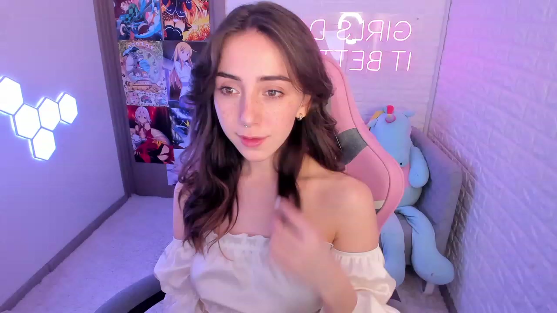 Gallery image thumbnail from ElsaYoung's myfreecams stream on, 02/28/2023, 14:29 image 12 of 20
