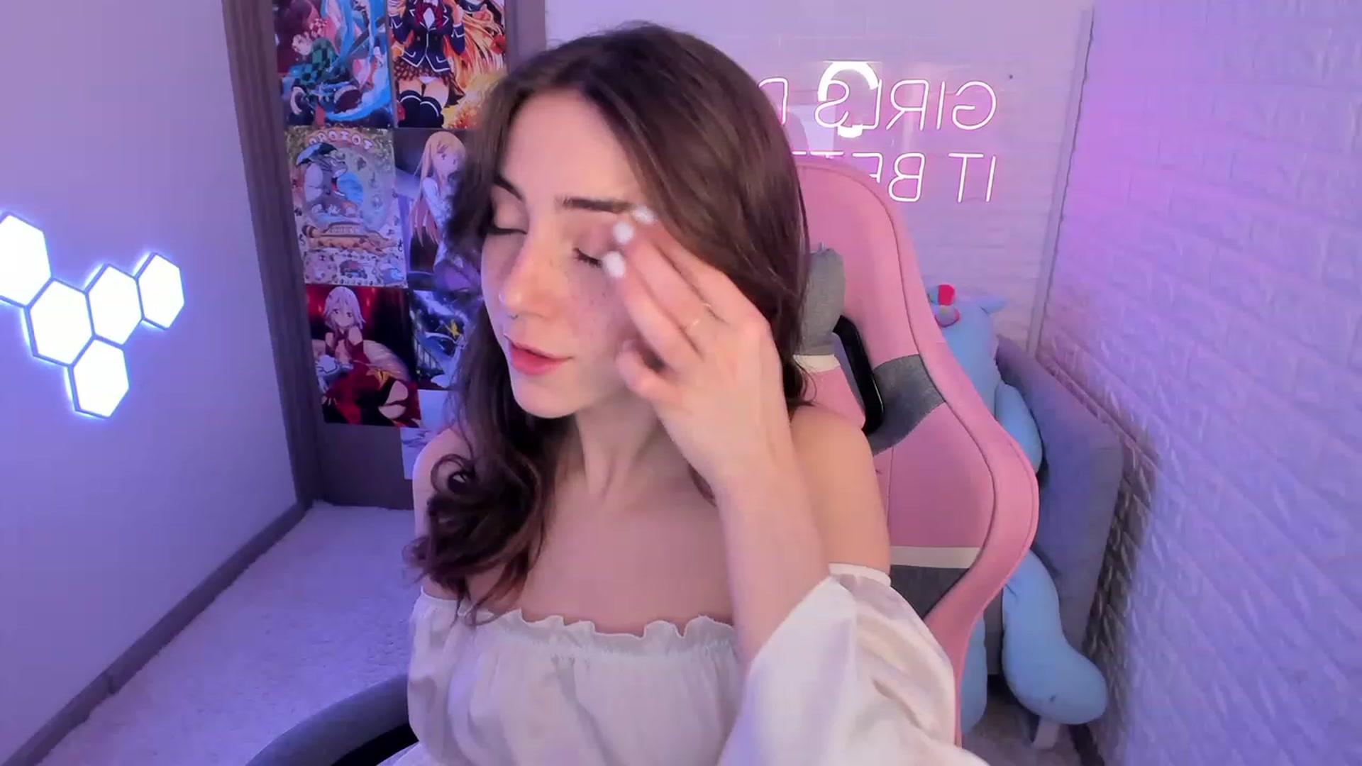 Gallery image thumbnail from ElsaYoung's myfreecams stream on, 02/28/2023, 14:29 image 19 of 20
