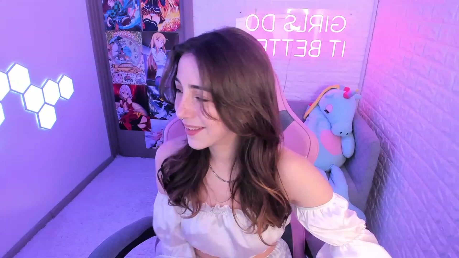 Gallery image thumbnail from ElsaYoung's myfreecams stream on, 03/01/2023, 15:03 image 12 of 20