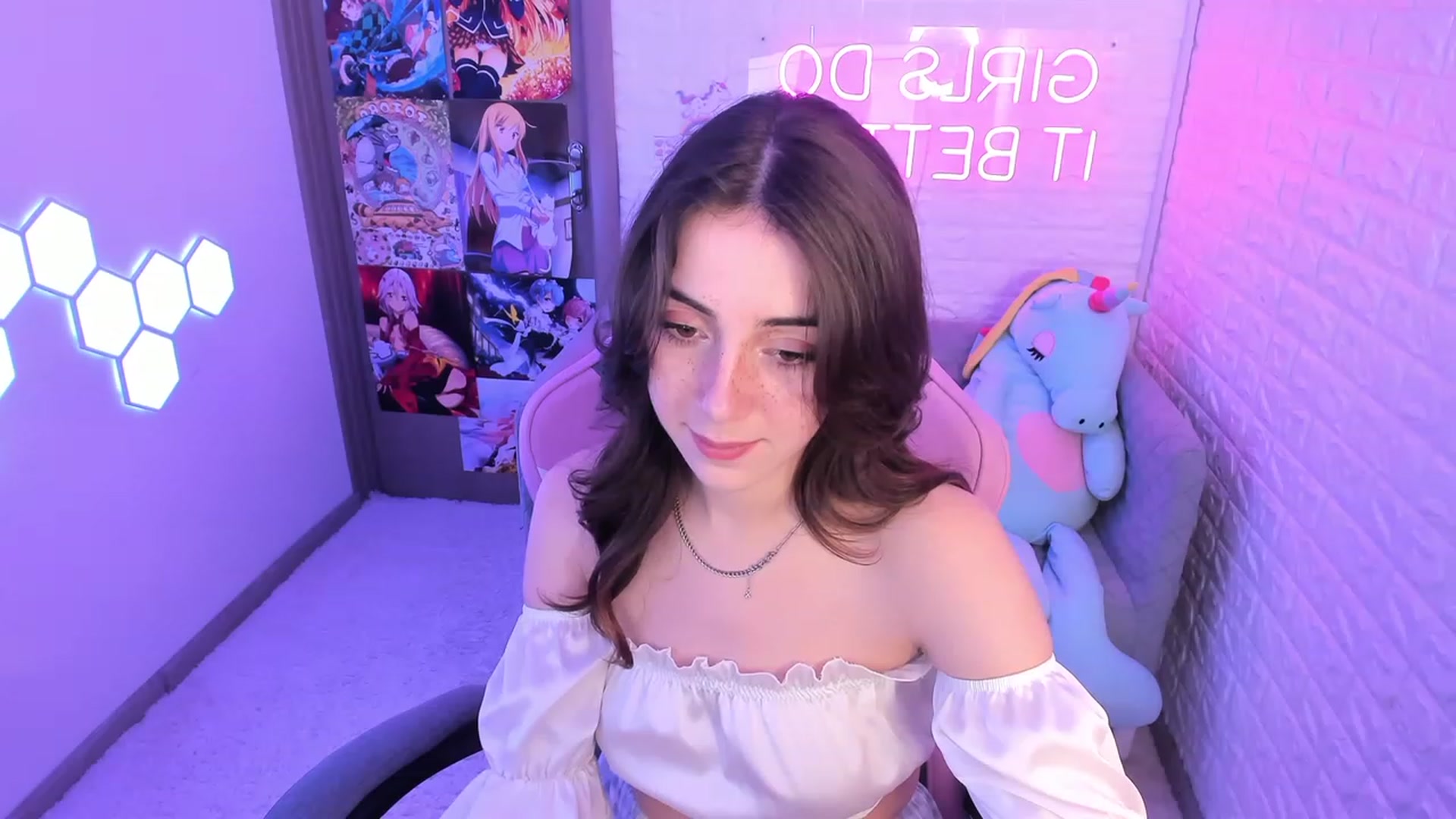 Gallery image thumbnail from ElsaYoung's myfreecams stream on, 03/01/2023, 15:03 image 11 of 20
