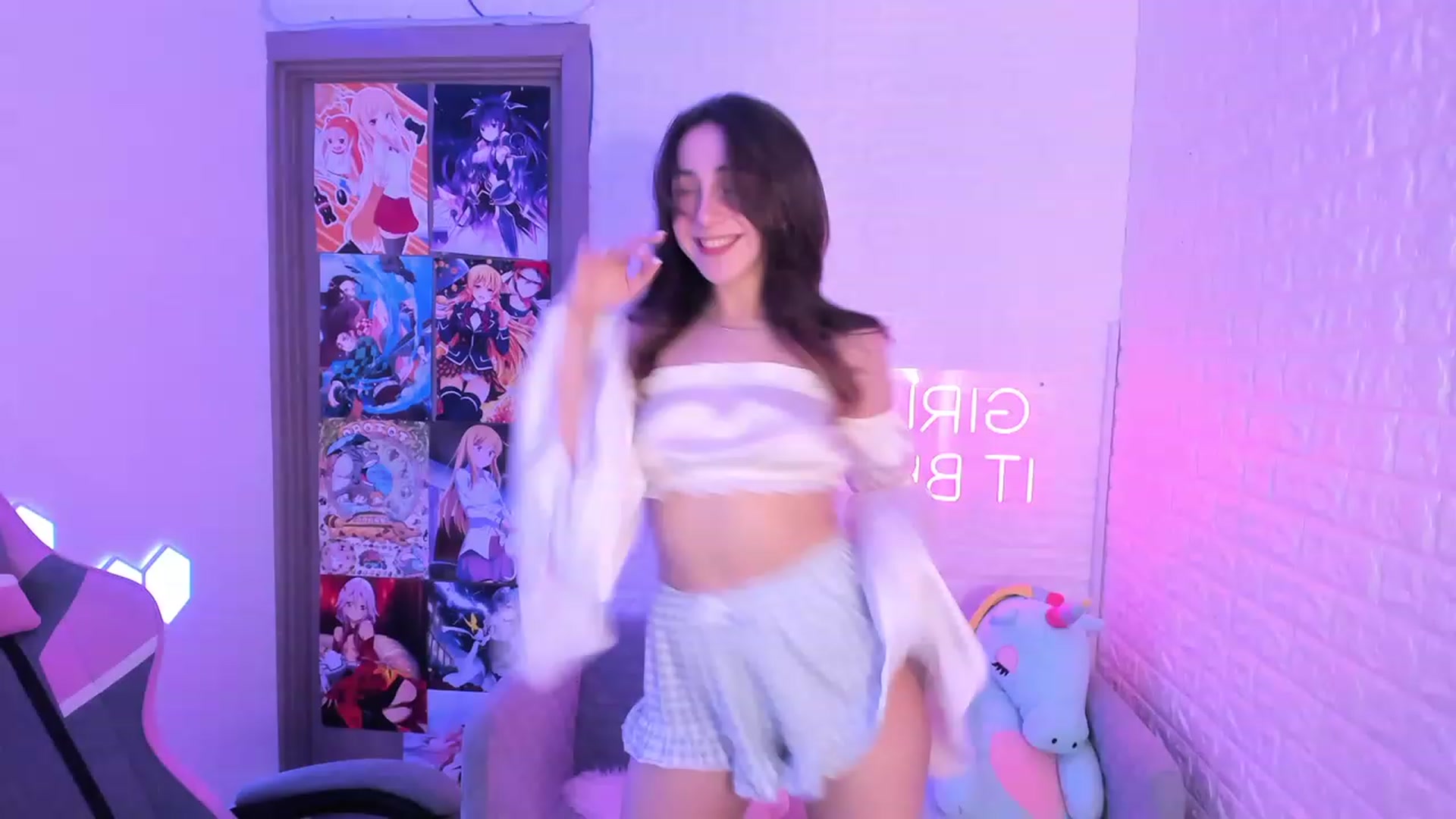 Gallery image thumbnail from ElsaYoung's myfreecams stream on, 03/01/2023, 17:01 image 3 of 20