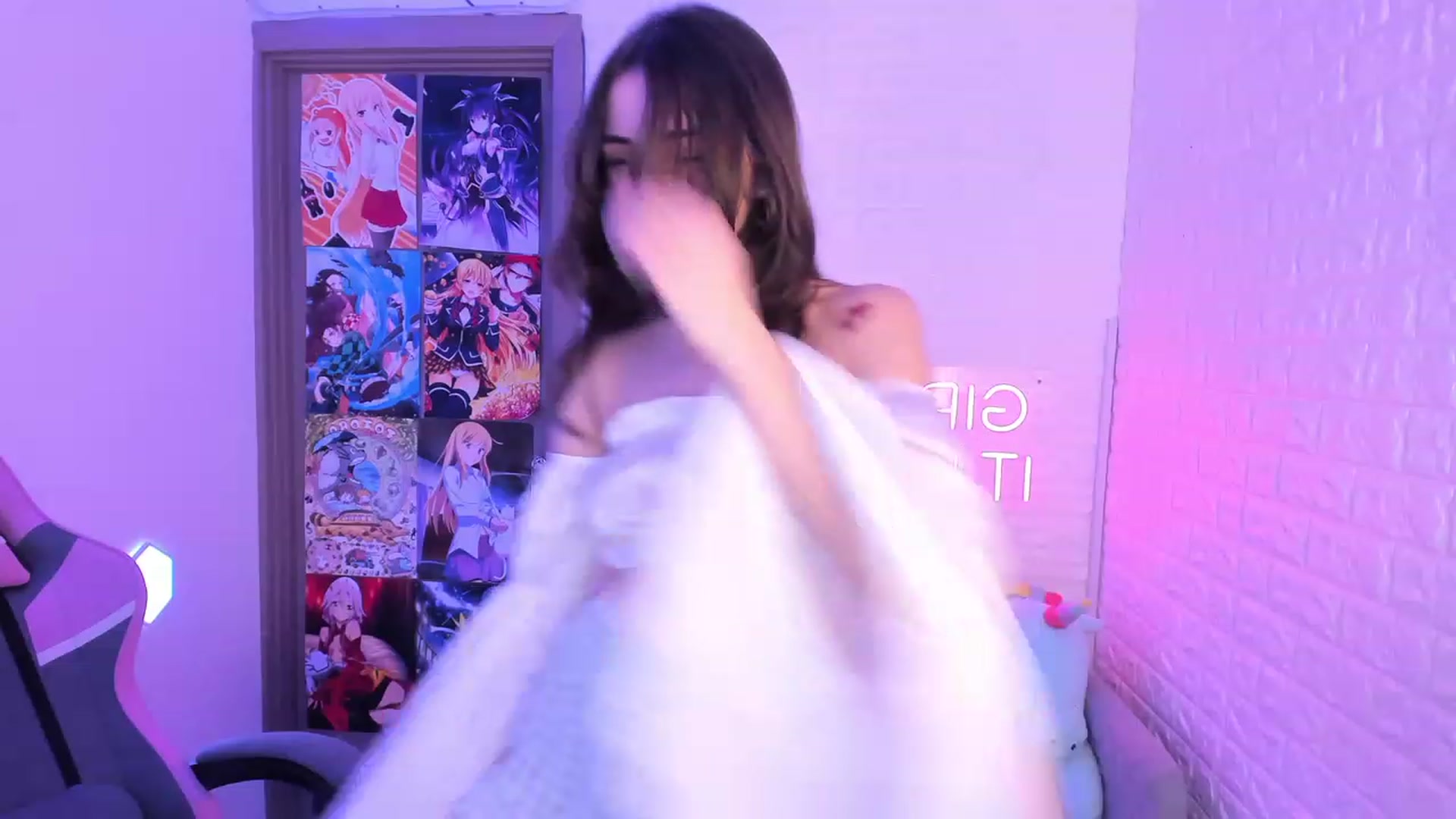 Gallery image thumbnail from ElsaYoung's myfreecams stream on, 03/01/2023, 17:01 image 11 of 20