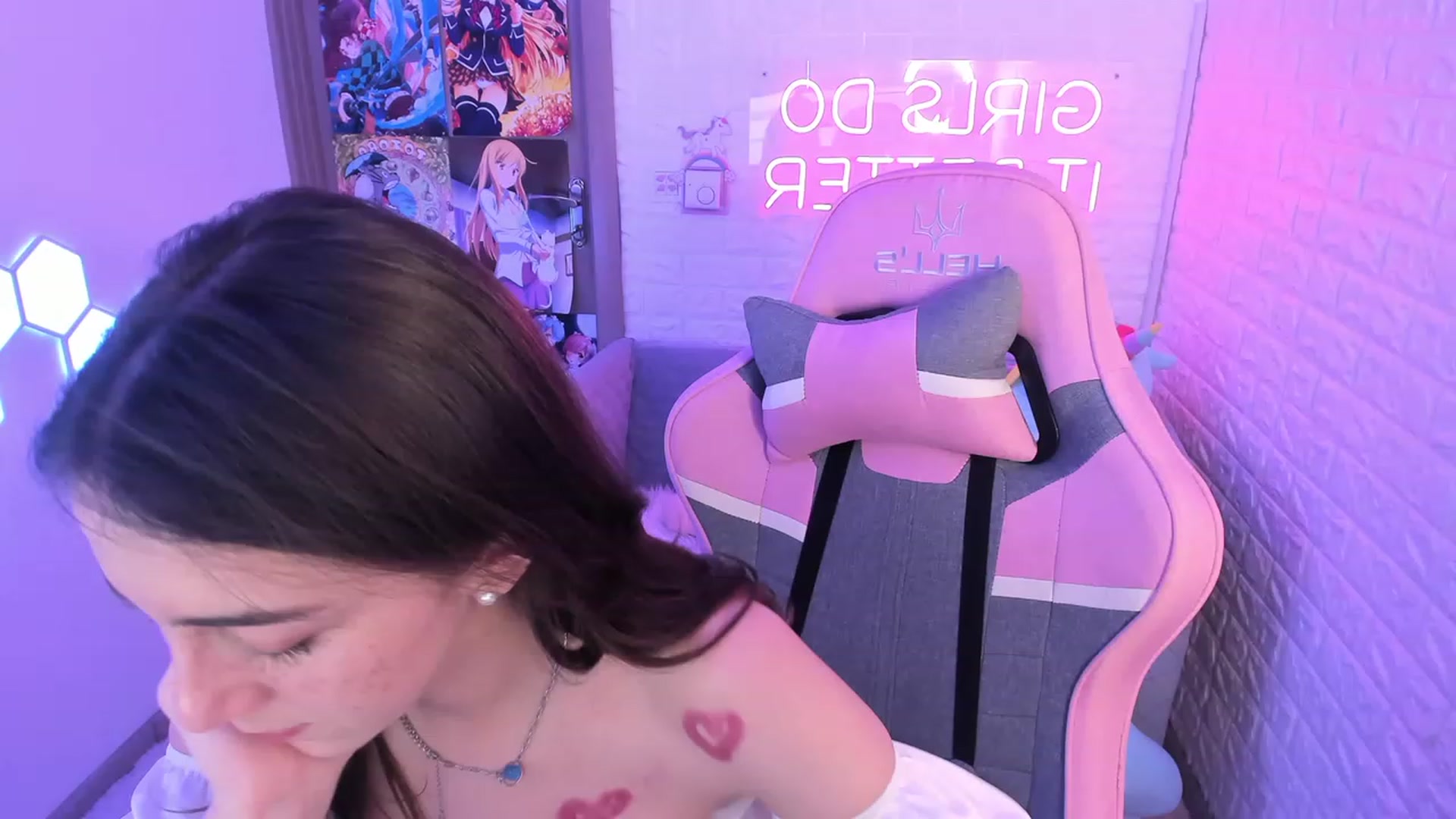 Gallery image thumbnail from ElsaYoung's myfreecams stream on, 03/01/2023, 19:30 image 16 of 20
