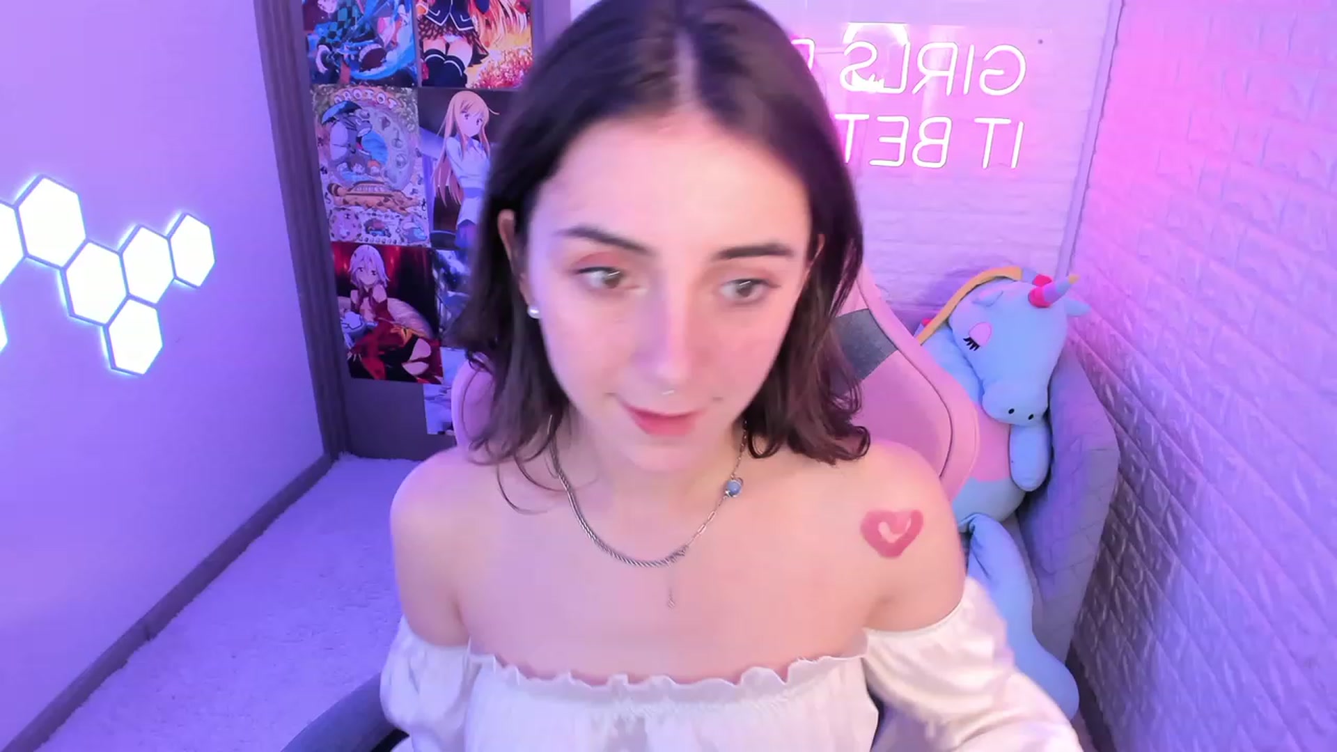 Gallery image thumbnail from ElsaYoung's myfreecams stream on, 03/01/2023, 19:30 image 5 of 20