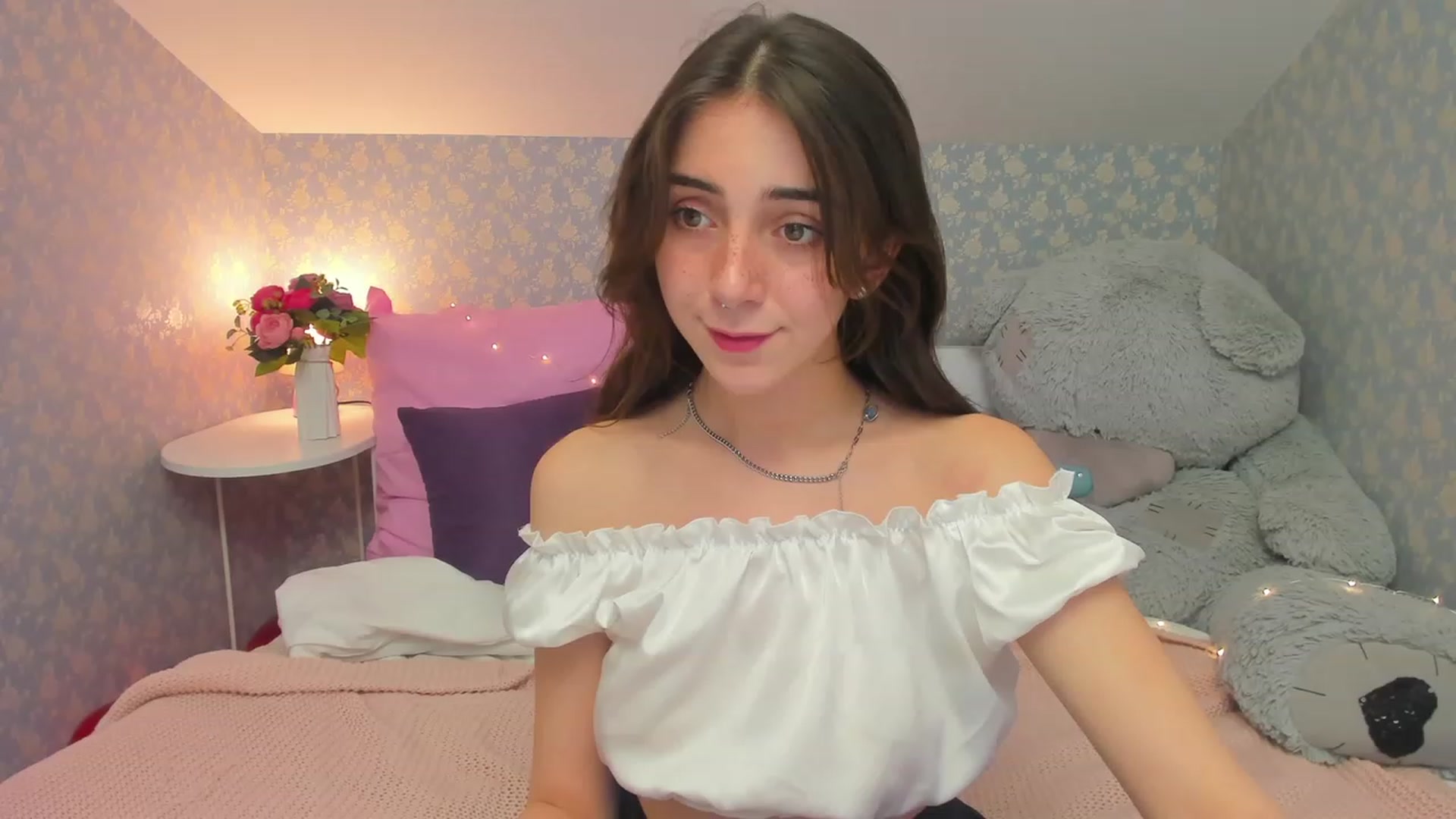 Gallery image thumbnail from ElsaYoung's myfreecams stream on, 03/02/2023, 14:03 image 10 of 20