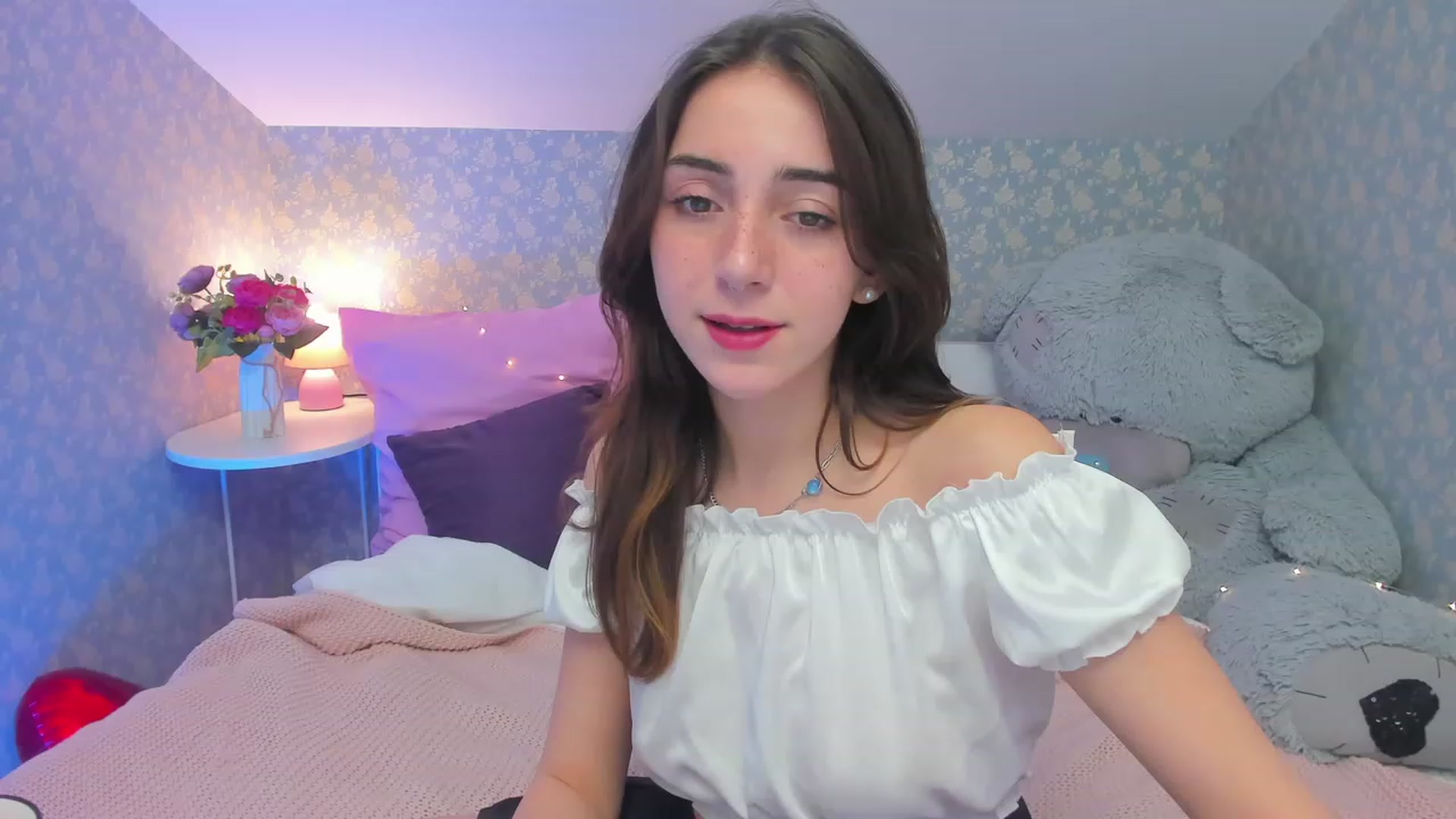 Gallery image thumbnail from ElsaYoung's myfreecams stream on, 03/02/2023, 15:32 image 14 of 20