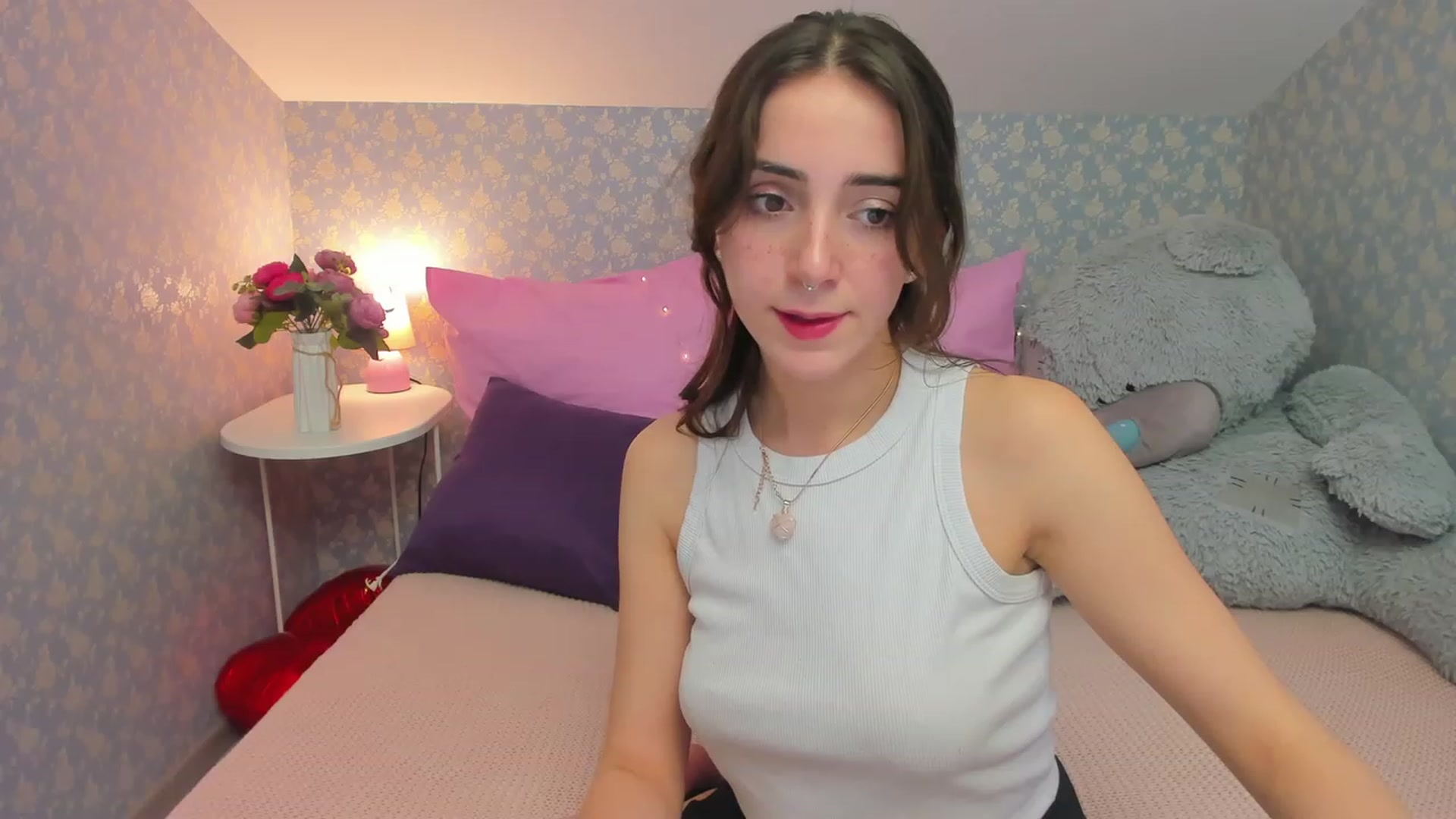 Gallery image thumbnail from ElsaYoung's myfreecams stream on, 03/03/2023, 17:25 image 15 of 20
