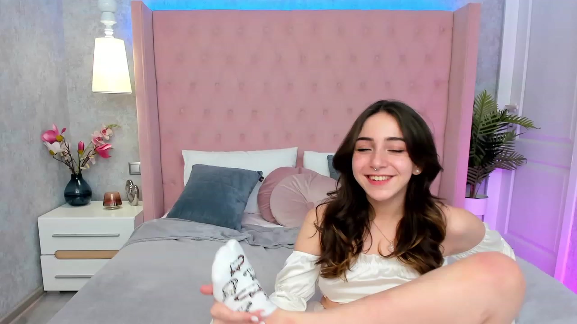 Gallery image thumbnail from ElsaYoung's myfreecams stream on, 03/04/2023, 14:24 image 12 of 20