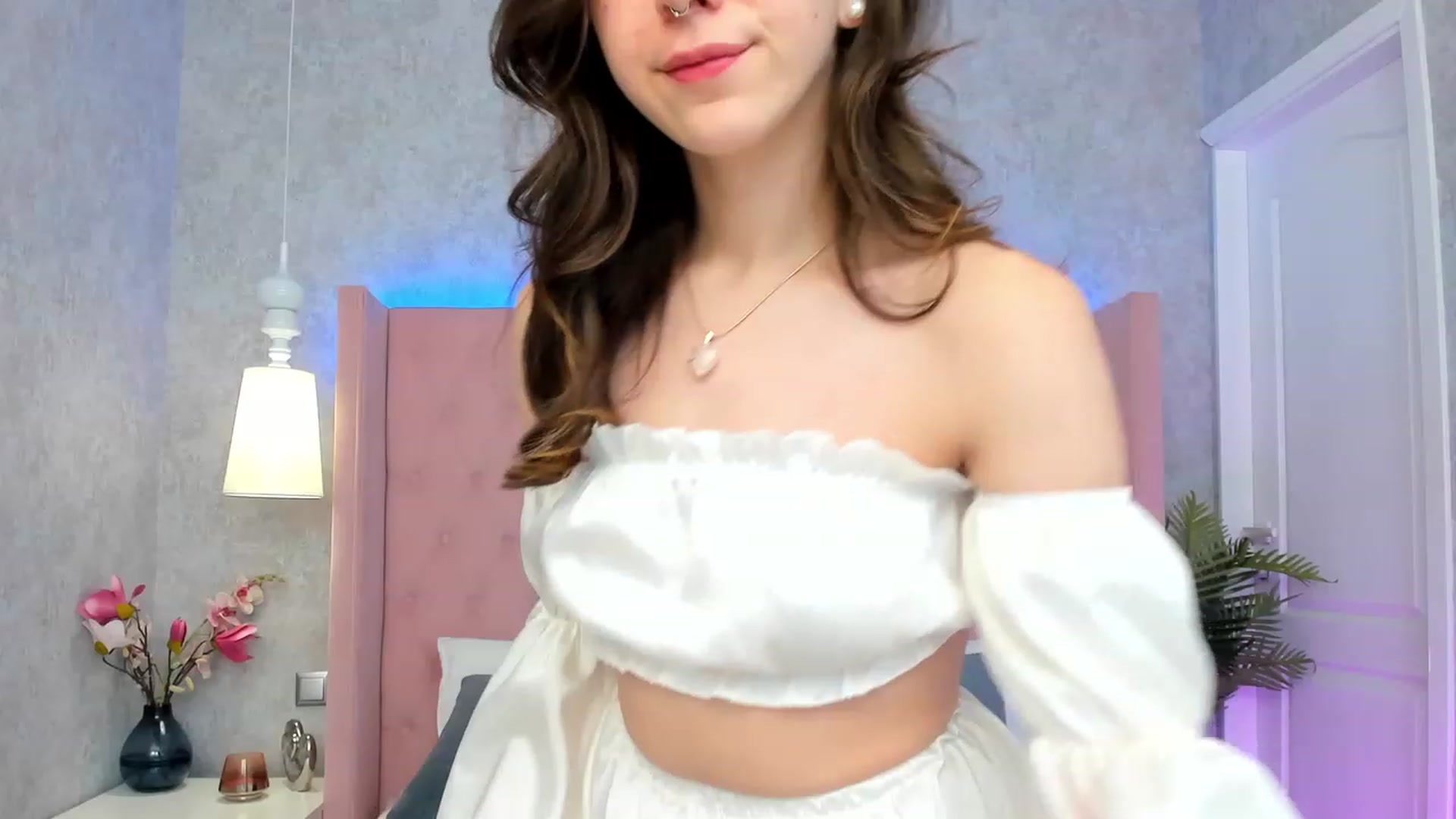 Gallery image thumbnail from ElsaYoung's myfreecams stream on, 03/04/2023, 15:18 image 14 of 20