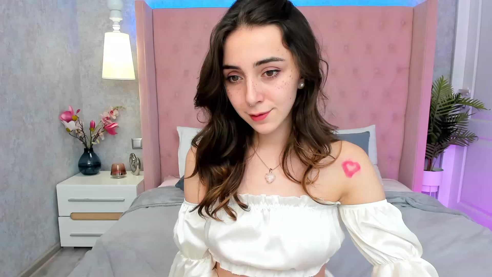 Gallery image thumbnail from ElsaYoung's myfreecams stream on, 03/04/2023, 18:43 image 11 of 20