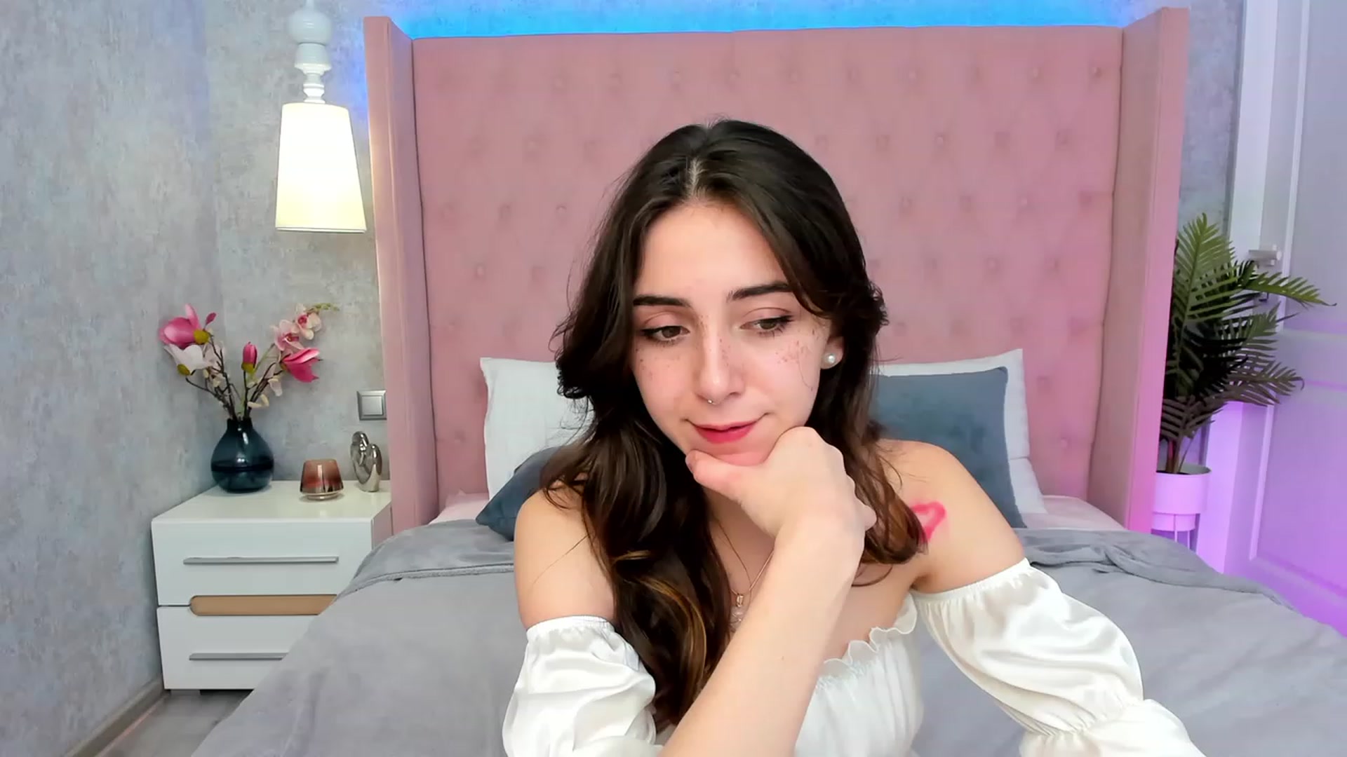 Gallery image thumbnail from ElsaYoung's myfreecams stream on, 03/04/2023, 18:43 image 1 of 20