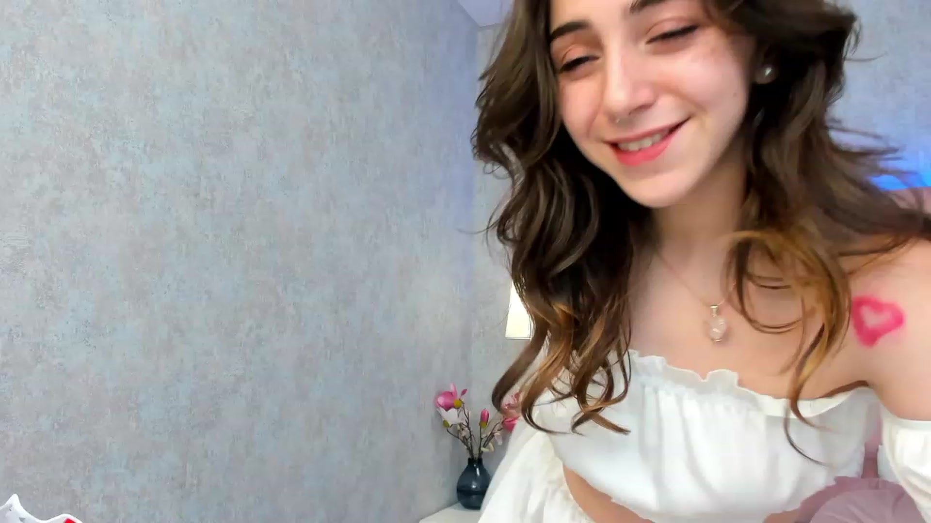 Gallery image thumbnail from ElsaYoung's myfreecams stream on, 03/04/2023, 18:43 image 10 of 20