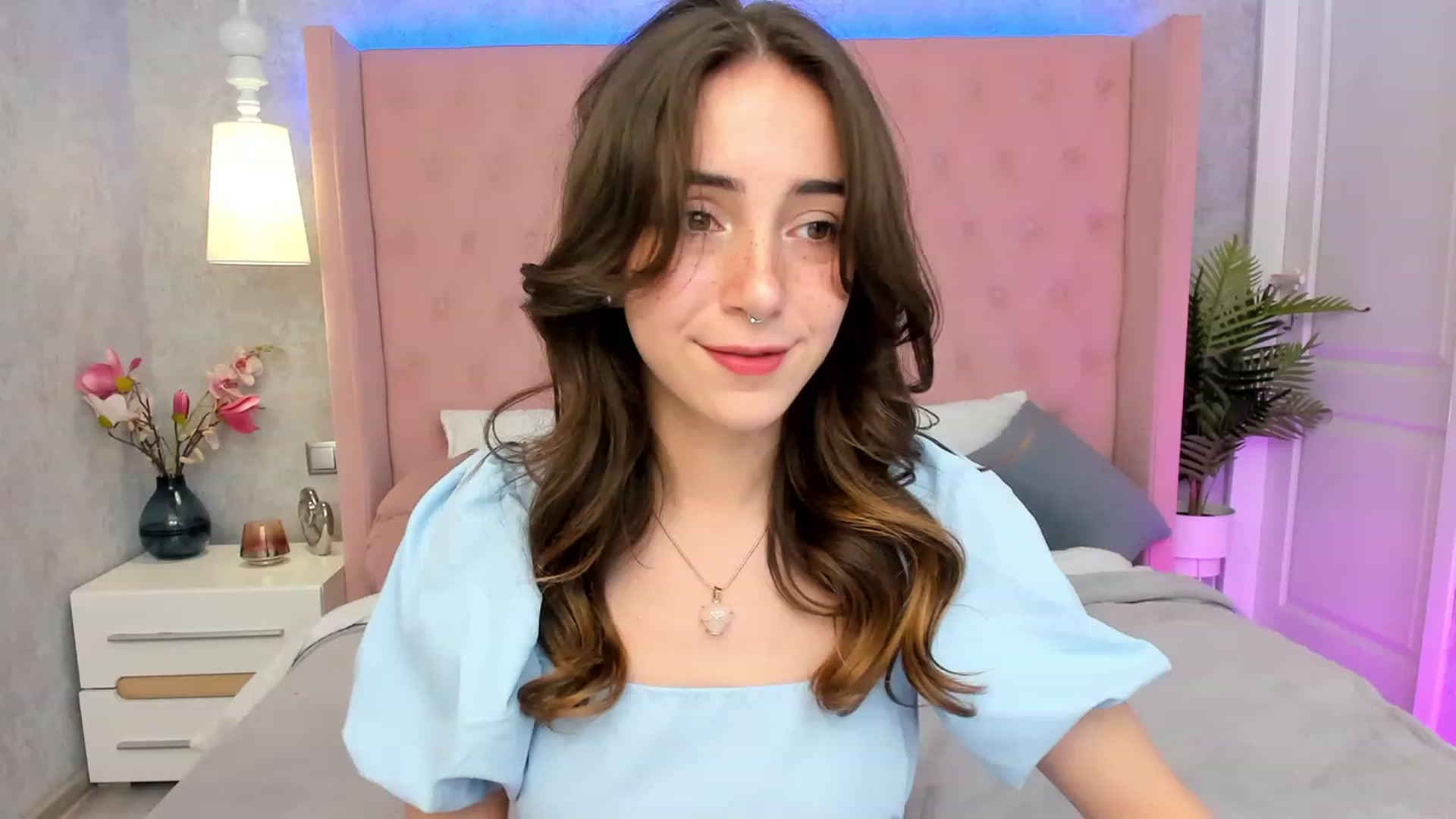 Gallery image thumbnail from ElsaYoung's myfreecams stream on, 03/05/2023, 14:37 image 20 of 20