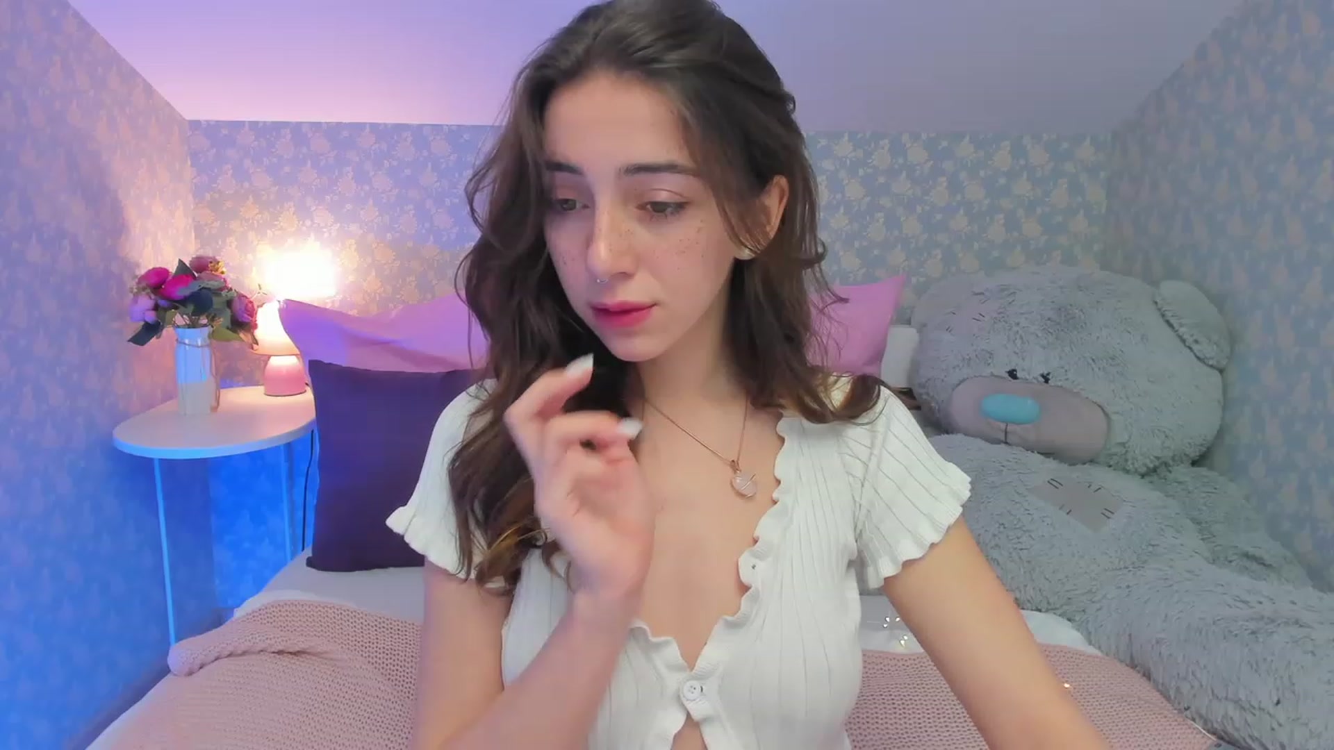 Gallery image thumbnail from ElsaYoung's myfreecams stream on, 03/07/2023, 07:31 image 17 of 20