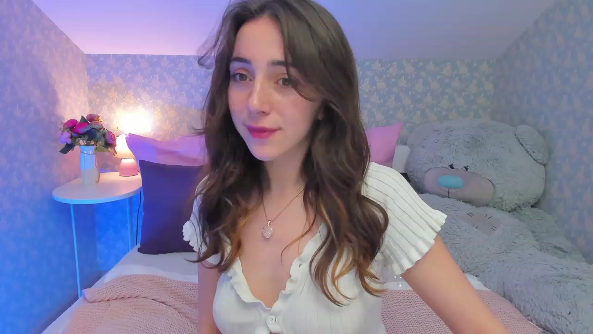 Gallery image thumbnail from ElsaYoung's myfreecams stream on, 03/07/2023, 07:49 image 18 of 20
