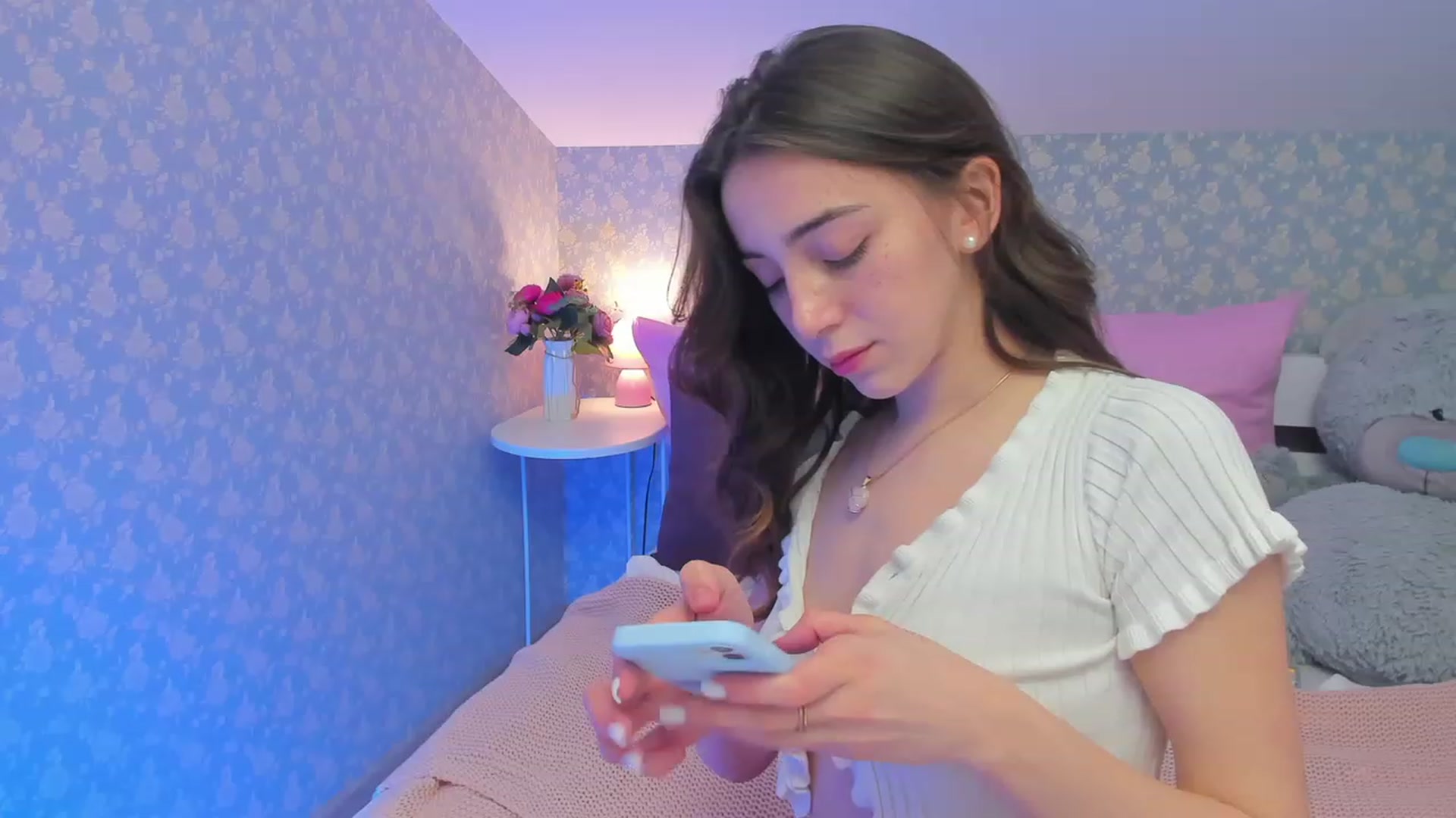 Gallery image thumbnail from ElsaYoung's myfreecams stream on, 03/07/2023, 09:13 image 12 of 20