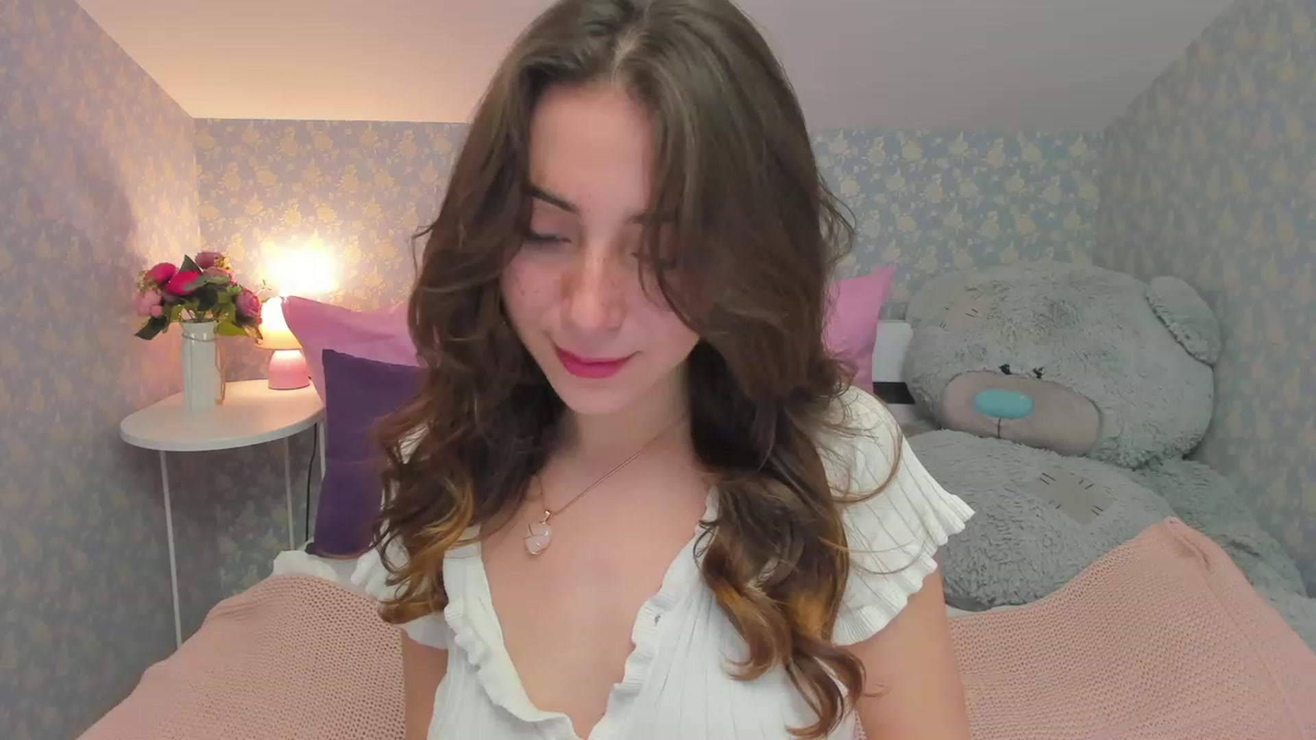 Gallery image thumbnail from ElsaYoung's myfreecams stream on, 03/07/2023, 09:13 image 4 of 20