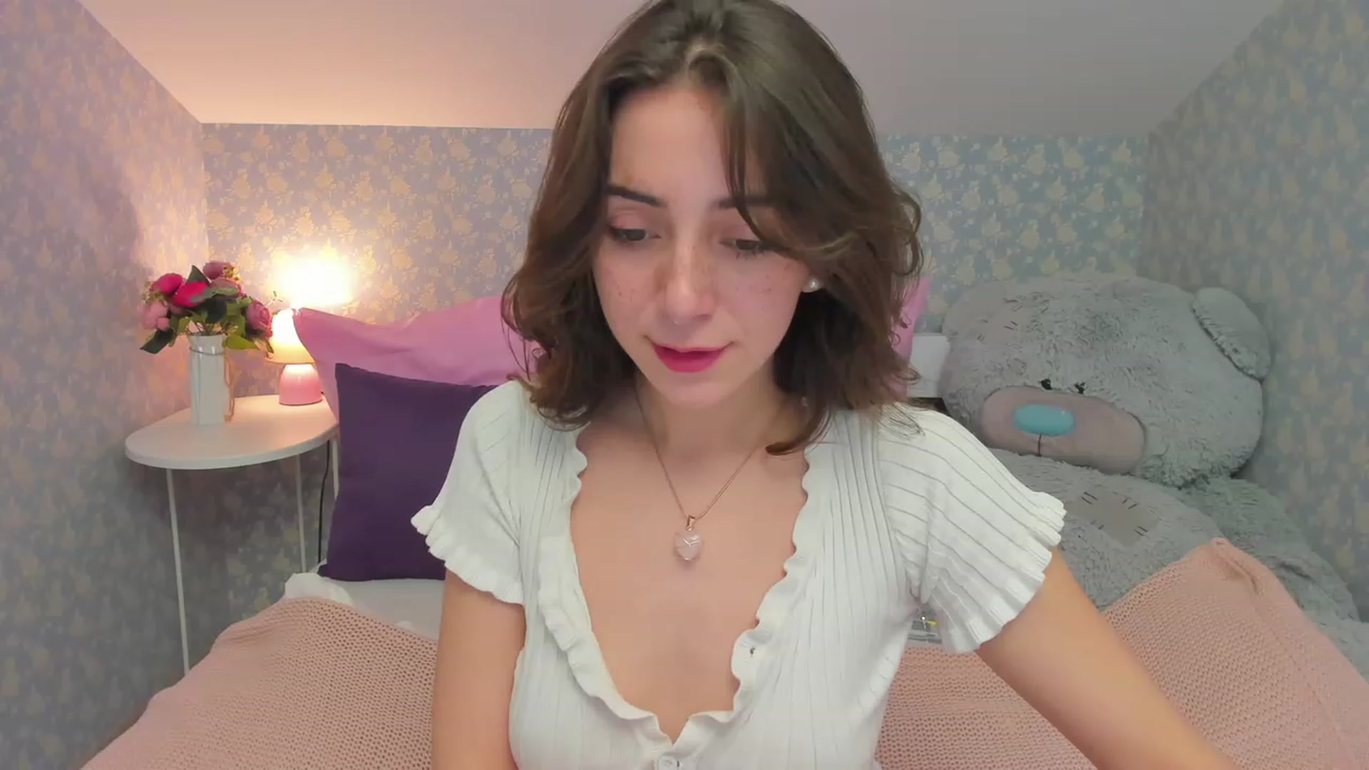 Gallery image thumbnail from ElsaYoung's myfreecams stream on, 03/07/2023, 09:13 image 11 of 20