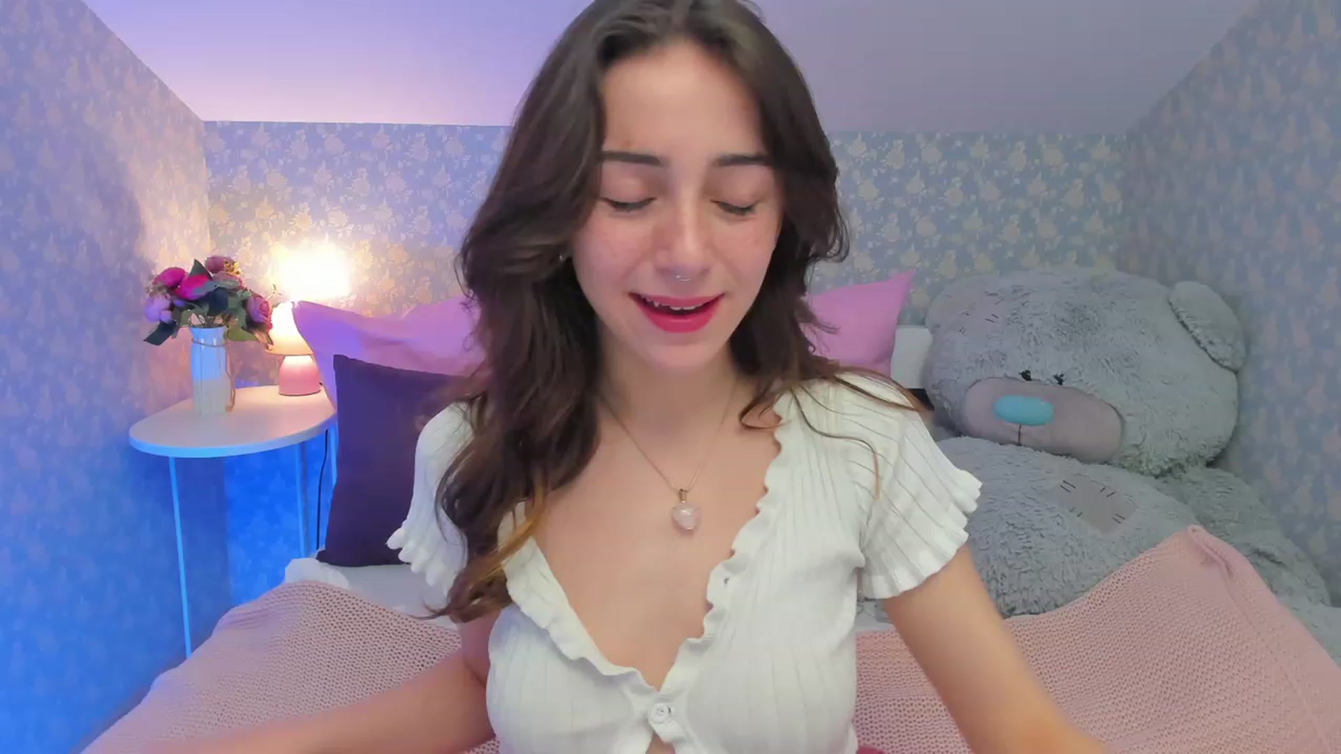 Gallery image thumbnail from ElsaYoung's myfreecams stream on, 03/07/2023, 09:13 image 3 of 20