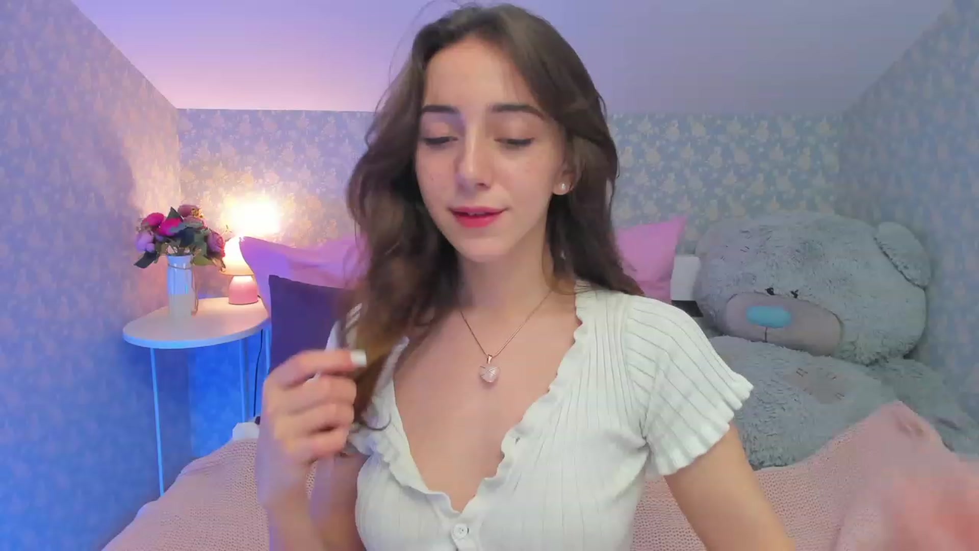 Gallery image thumbnail from ElsaYoung's myfreecams stream on, 03/07/2023, 09:13 image 14 of 20