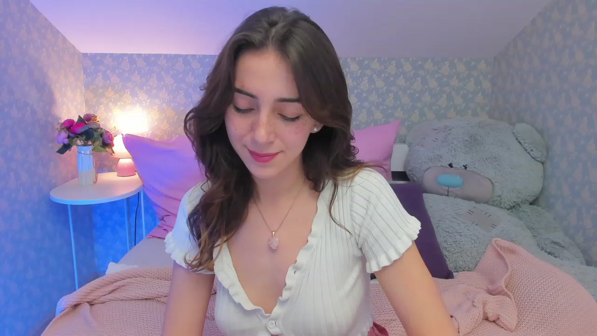 Gallery image thumbnail from ElsaYoung's myfreecams stream on, 03/07/2023, 12:24 image 1 of 20