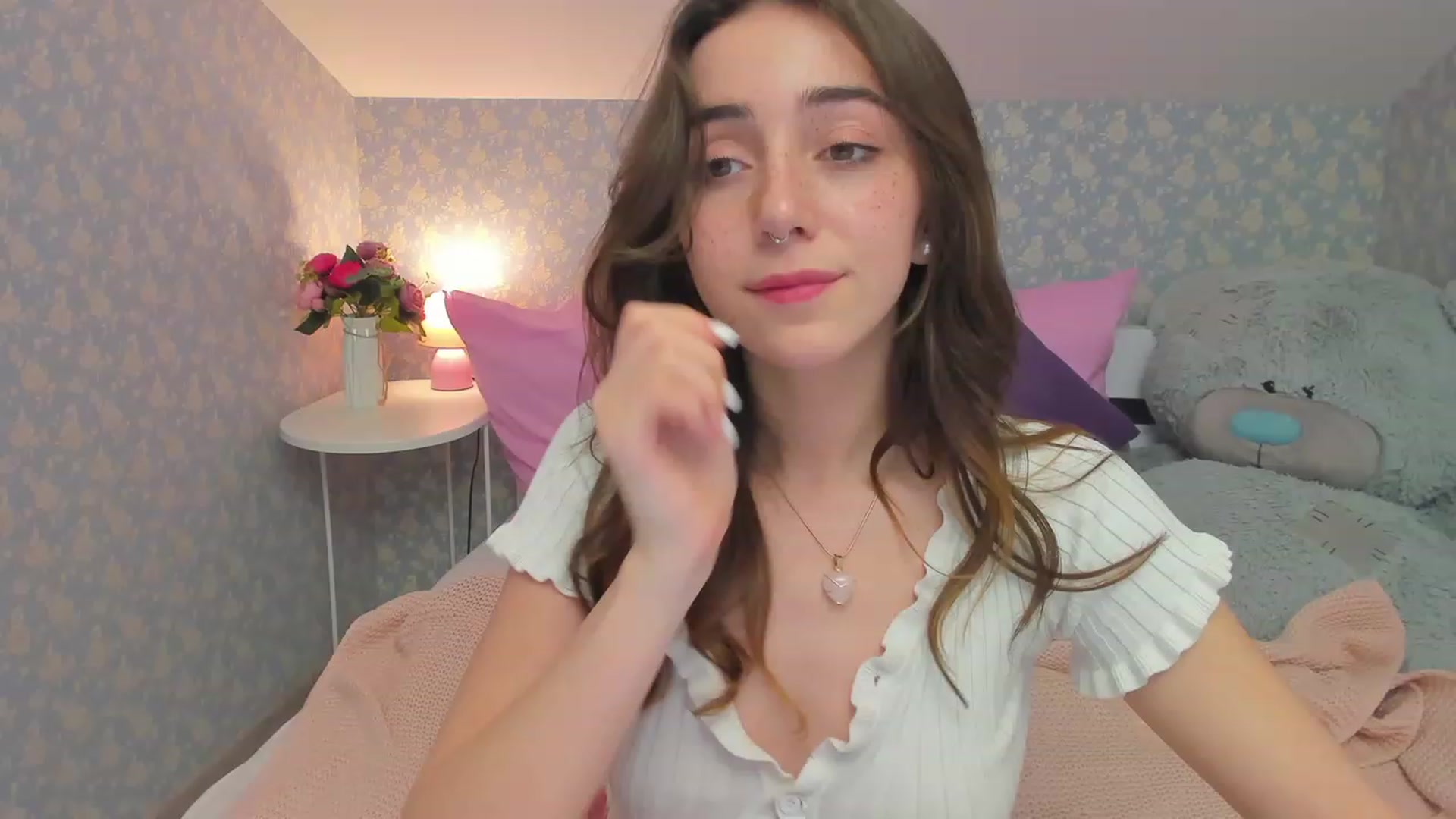 Gallery image thumbnail from ElsaYoung's myfreecams stream on, 03/07/2023, 12:24 image 17 of 20