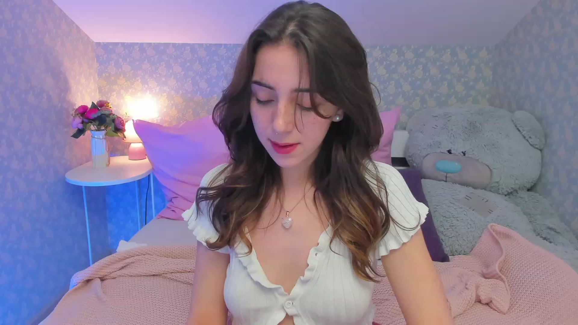 Gallery image thumbnail from ElsaYoung's myfreecams stream on, 03/07/2023, 12:24 image 4 of 20